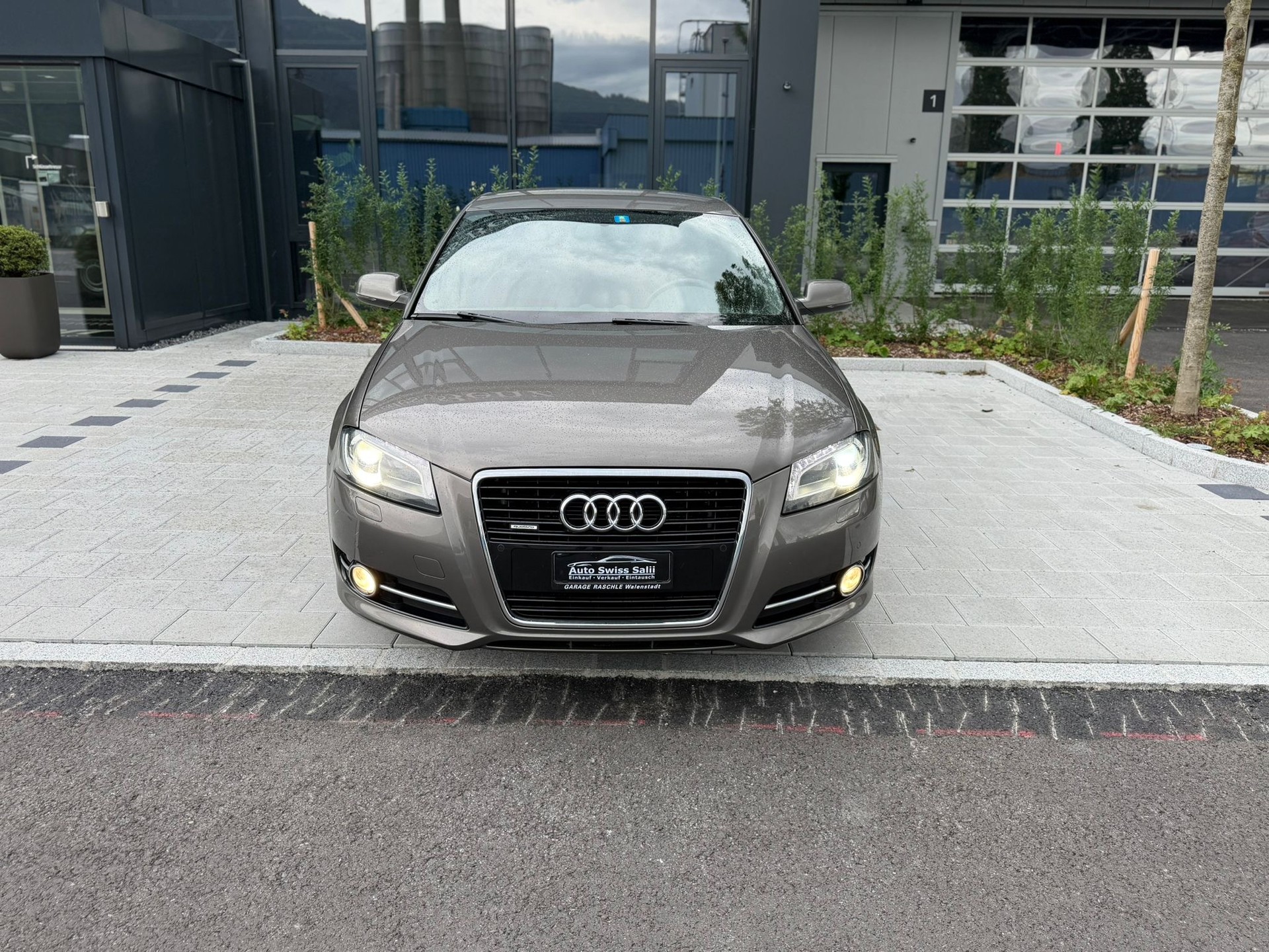AUDI A3 Sportback 2.0 TFSI quattro-image-2