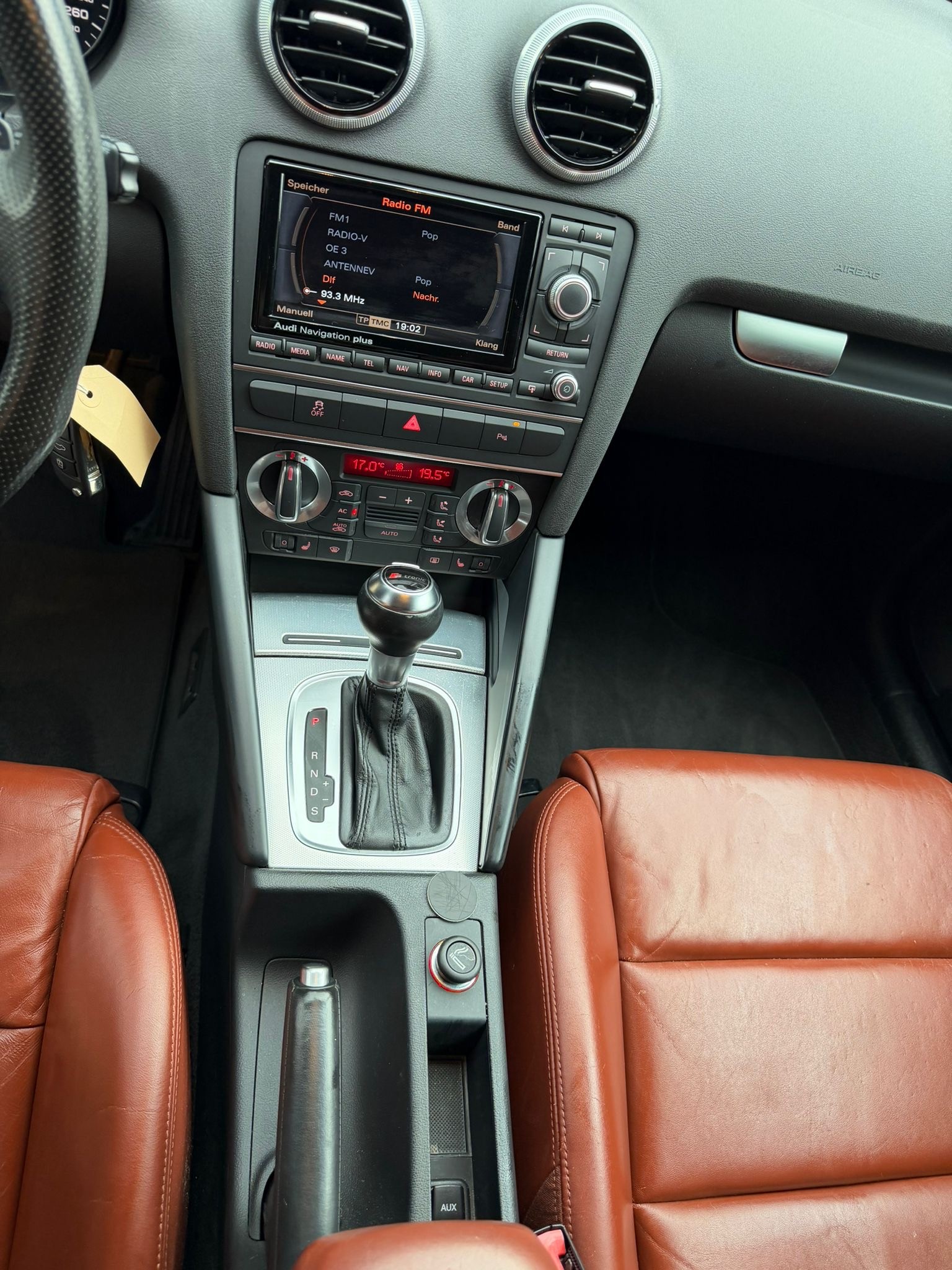 AUDI A3 Sportback 2.0 TFSI quattro-image-8