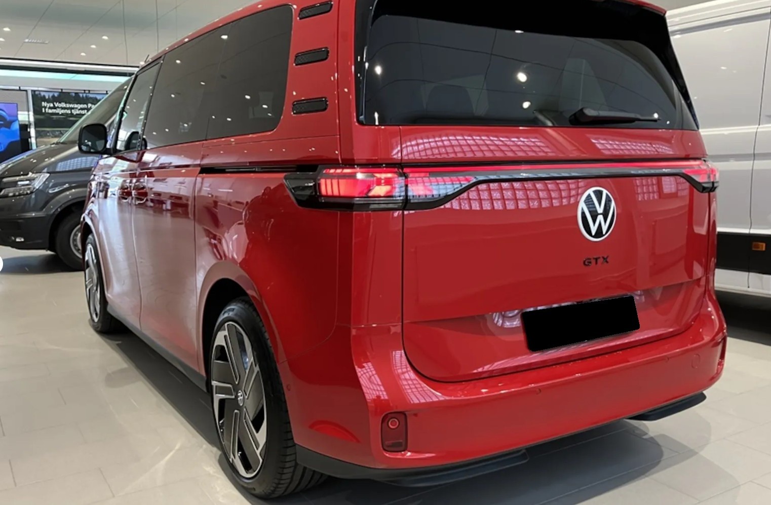 VW ID.Buzz NWB GTX 4 Motion-image-1