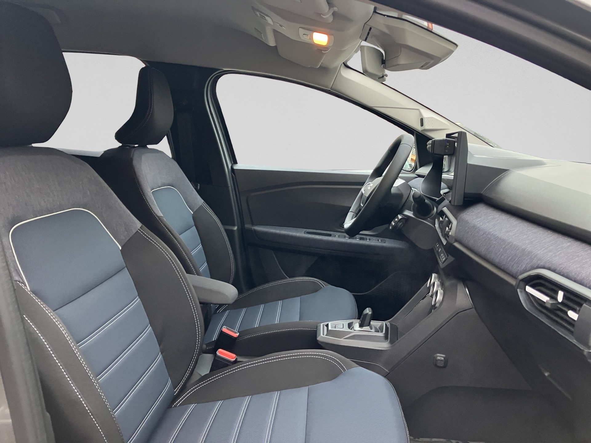 DACIA Jogger HEV 155 Journey-image-16