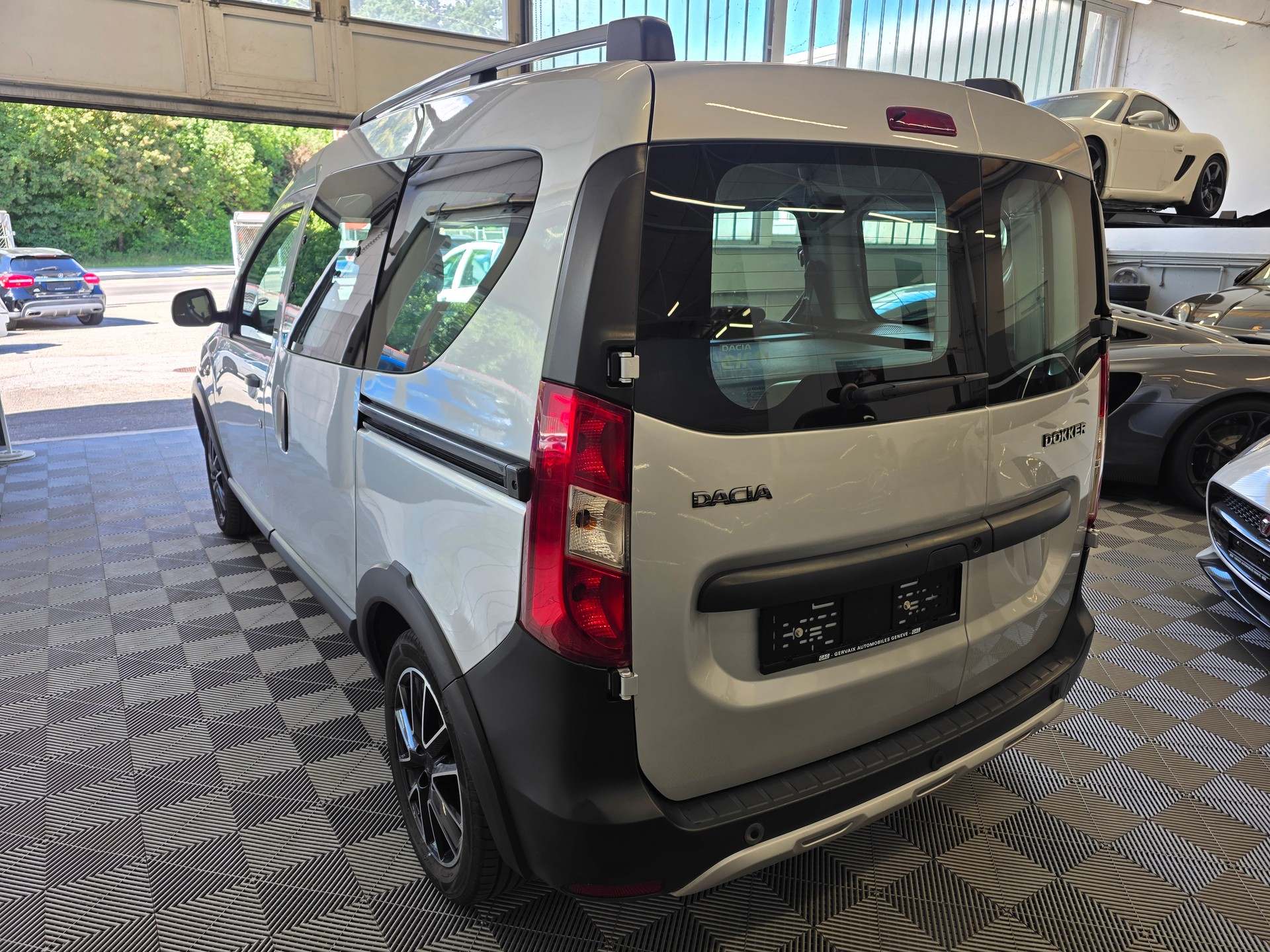 DACIA Dokker 1.6 16V Stepway-image-4
