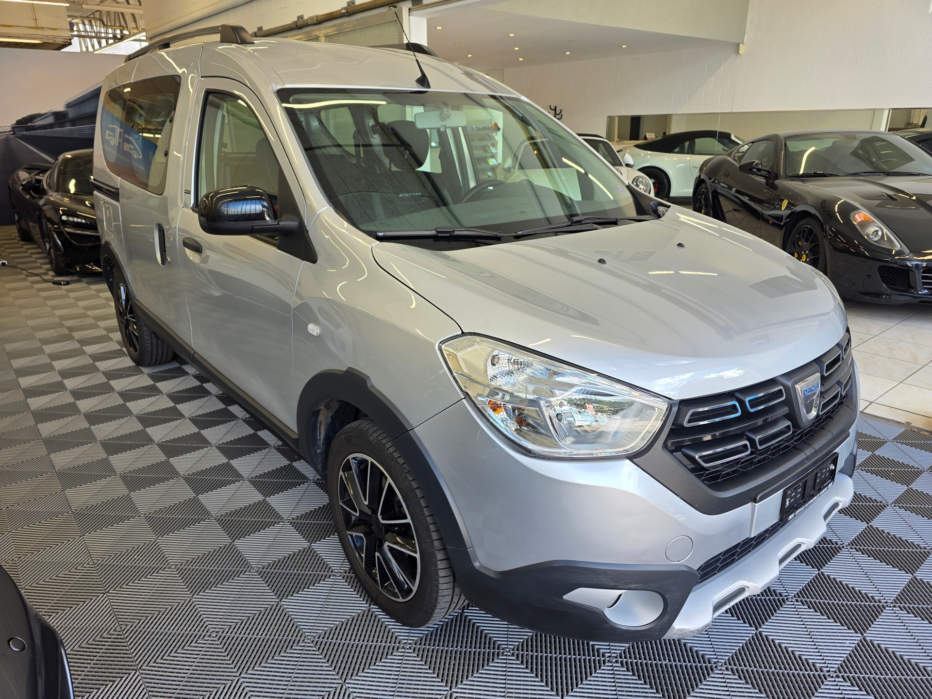 DACIA Dokker 1.6 16V Stepway-image-1