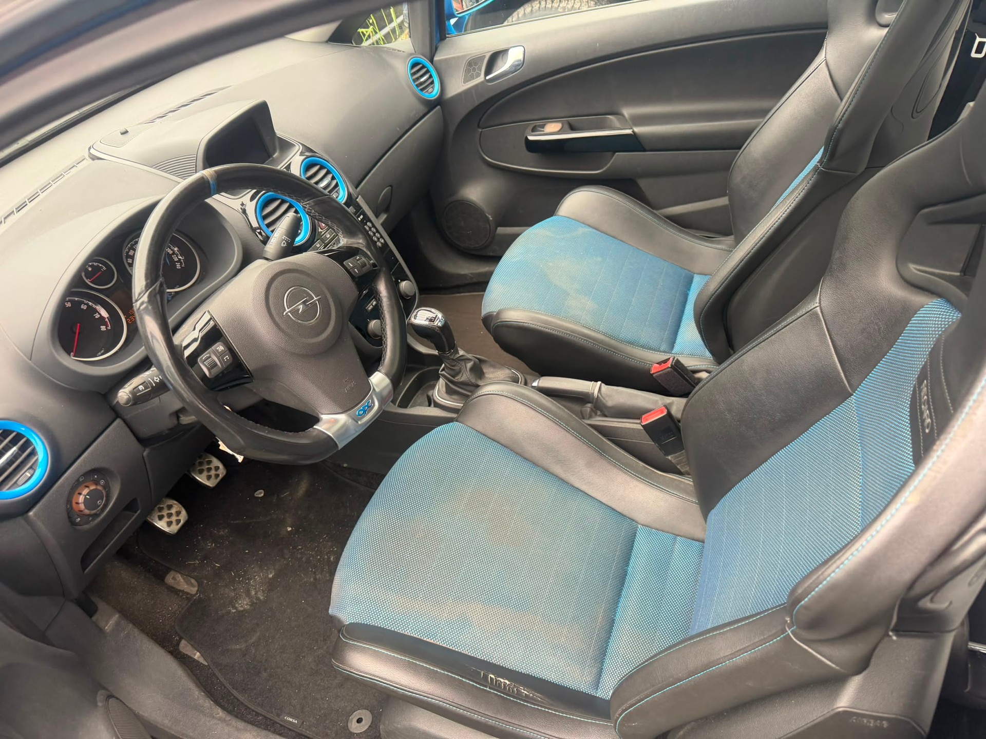 OPEL Corsa 1.6 Turbo OPC-image-6