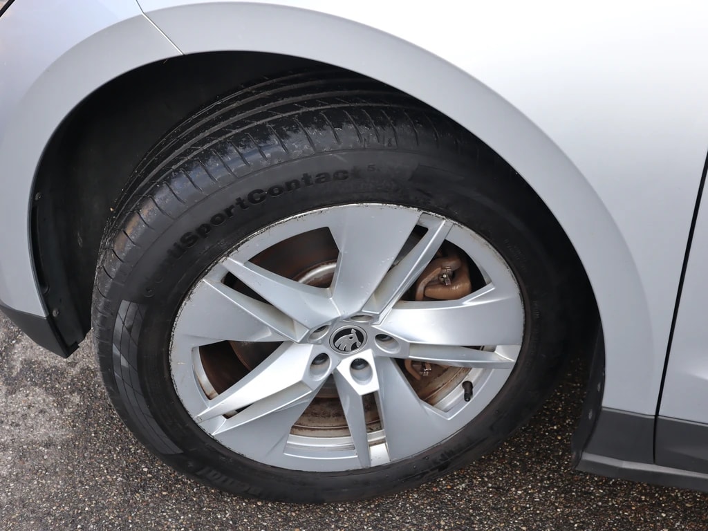 SKODA Enyaq iV 80 ** 204 PS ** Teil-Leder ** Gr-Navi ** RF-Kamera ** Abstandsregelsysteme ** Neues Modell **-image-12
