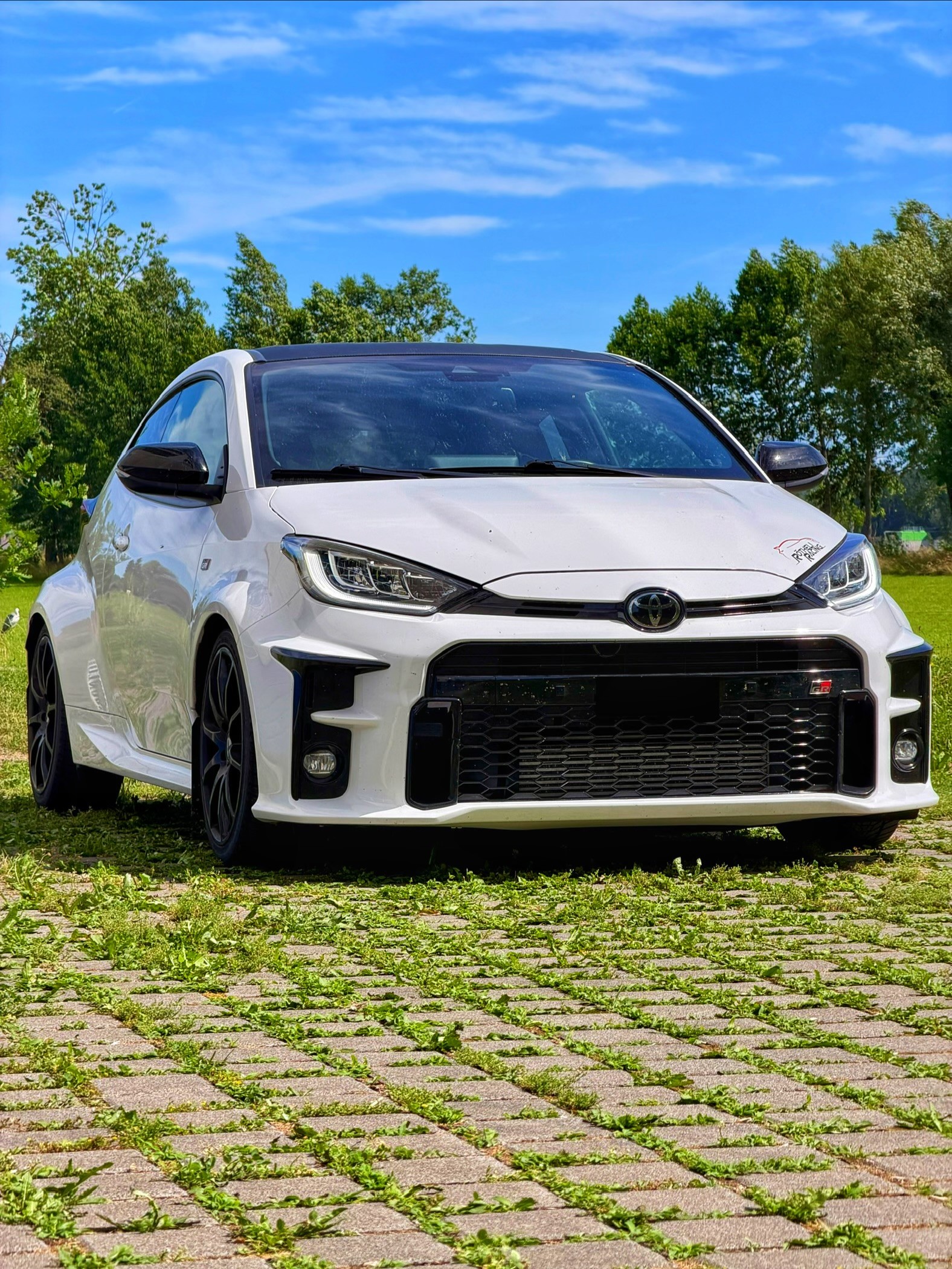 TOYOTA GR Yaris 1.6 Turbo Sport 4x4-image-2