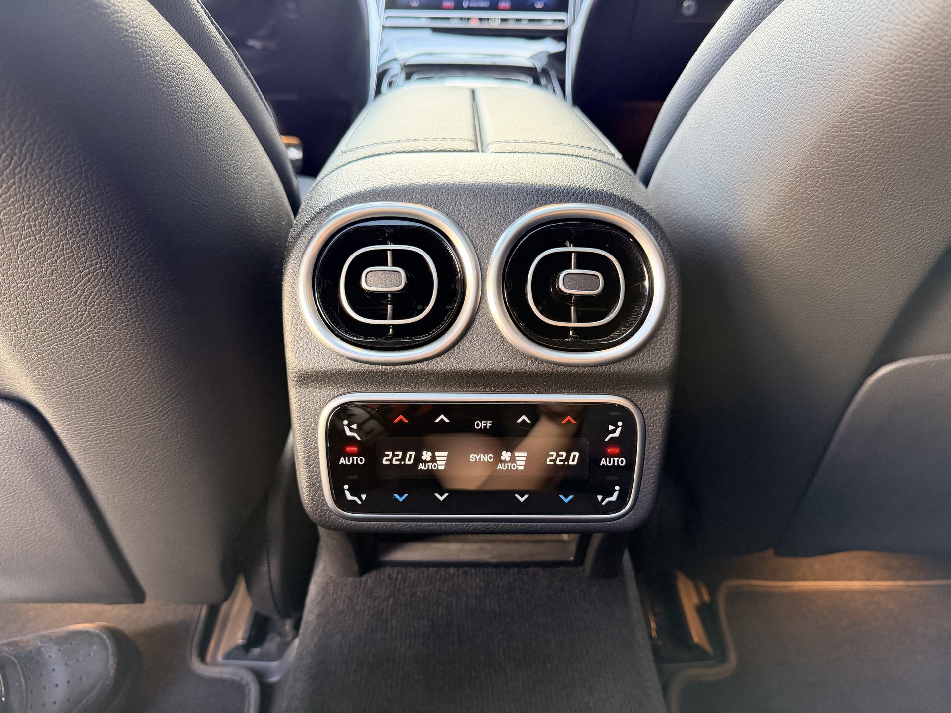 MERCEDES-BENZ C 300 AMG Line 4matic-image-9
