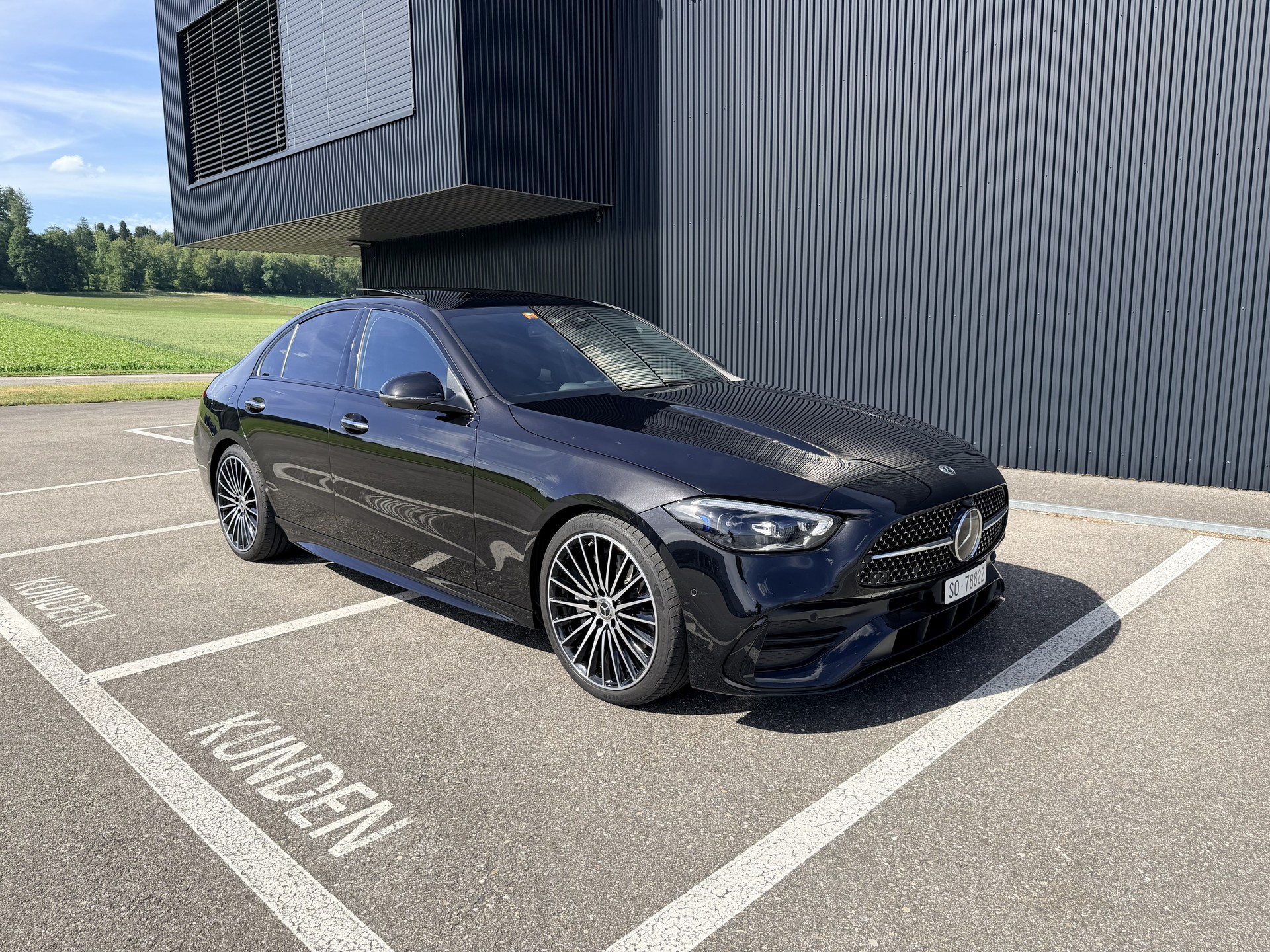 MERCEDES-BENZ C 300 AMG Line 4matic-image-0