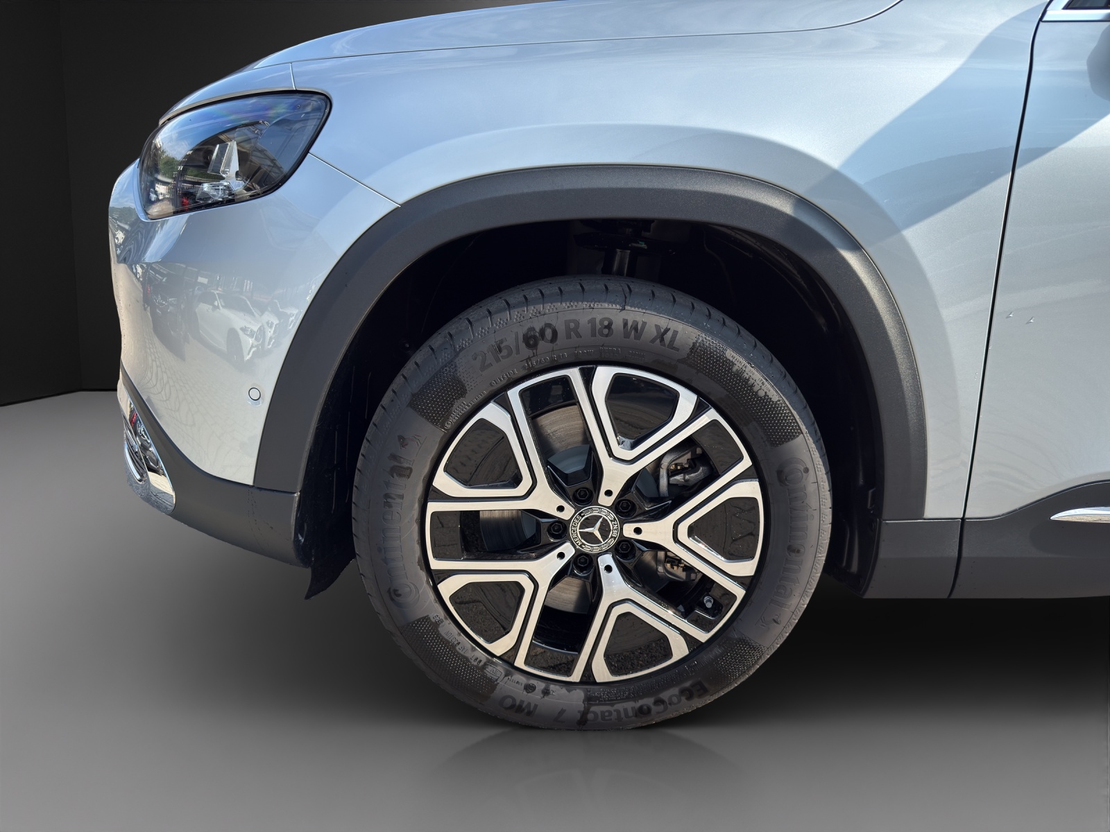 MERCEDES-BENZ GLB 250+ with EQ Technology-image-7