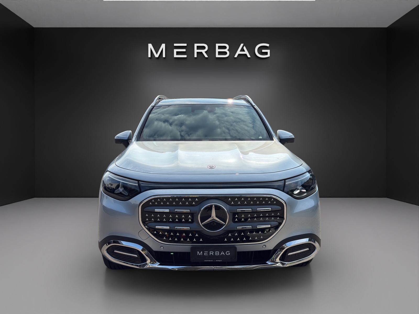 MERCEDES-BENZ GLB 250+ with EQ Technology-image-6