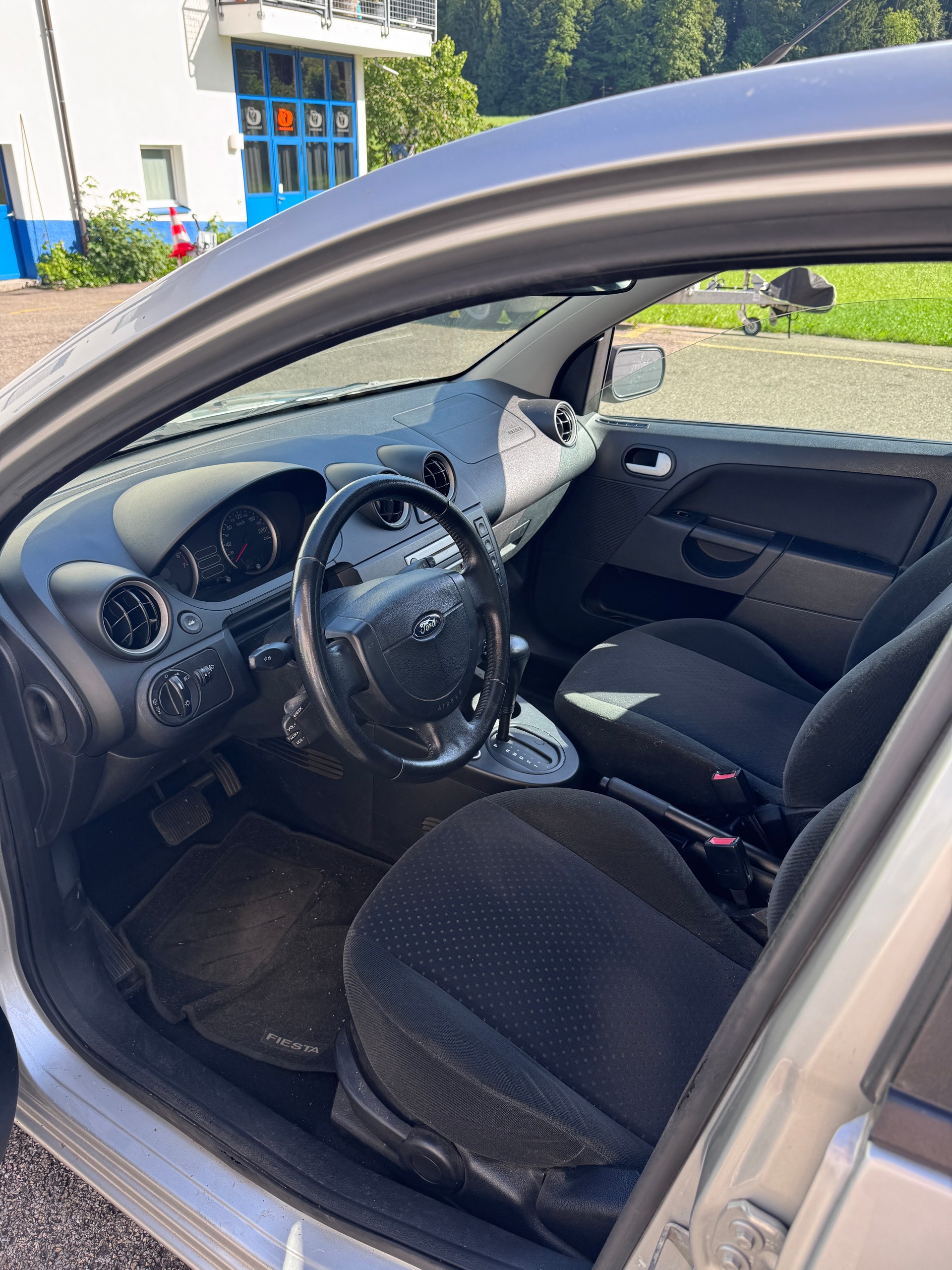 FORD Fiesta 1.6 16V Trend-image-4