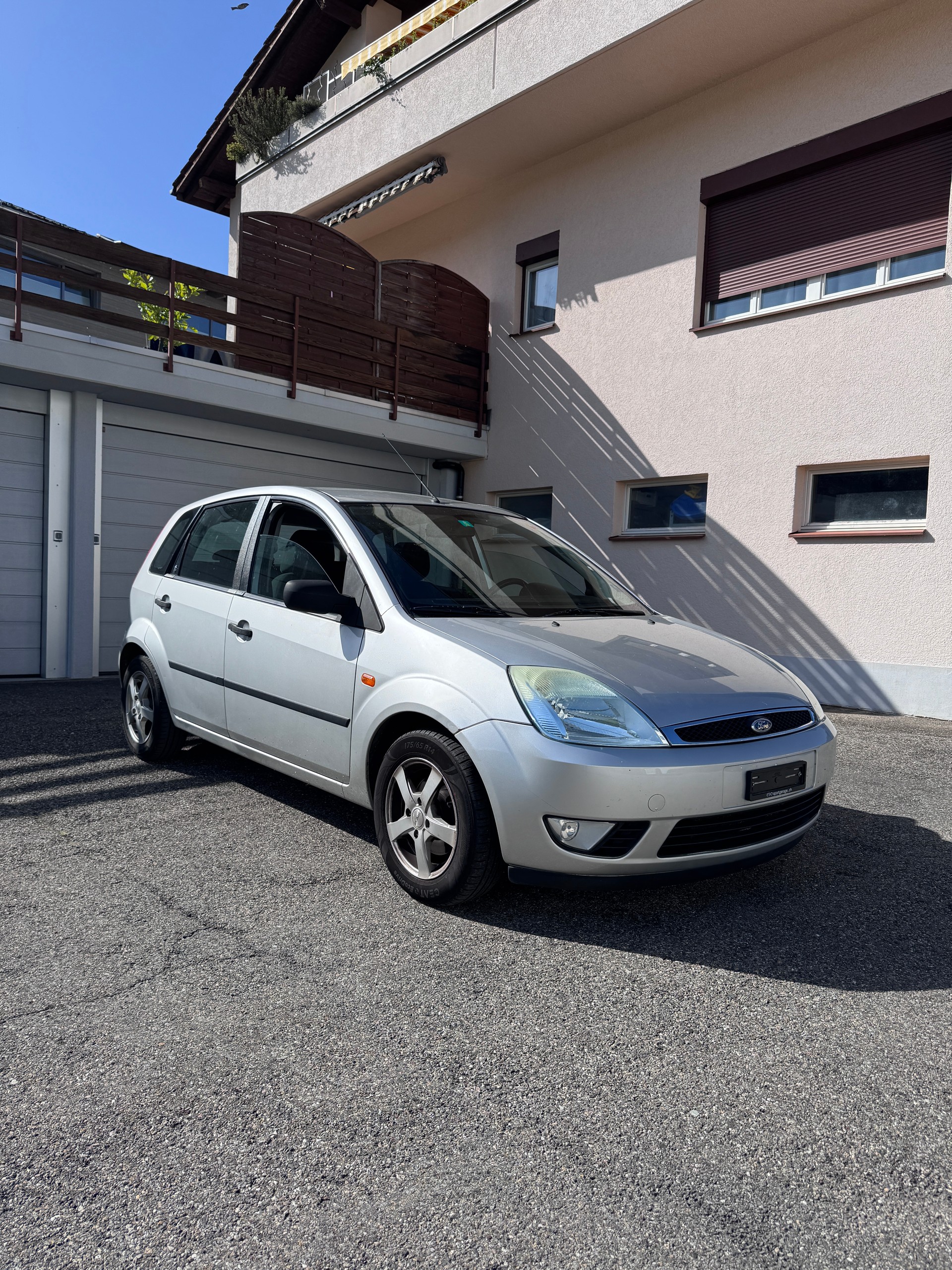 FORD Fiesta 1.6 16V Trend-image-1