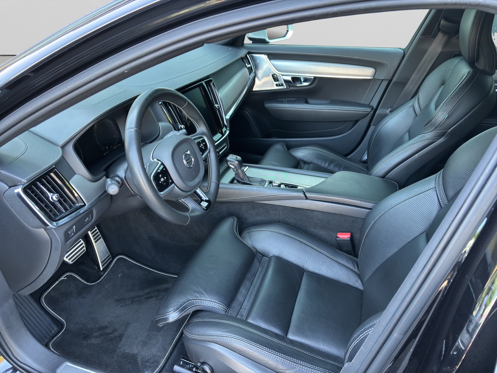 VOLVO V90 2.0 T6 R-Design AWD-showroom-element-3