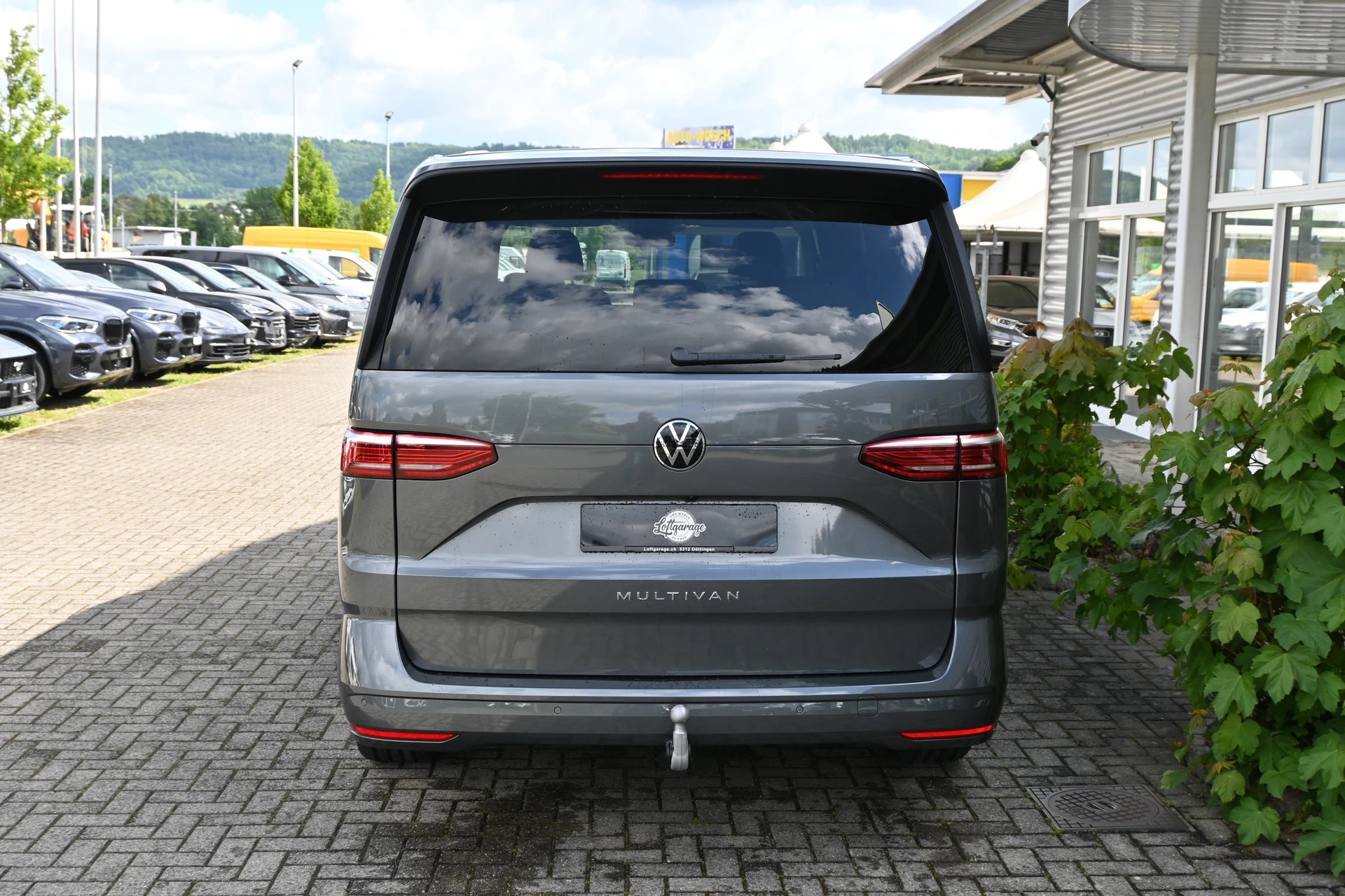 VW Multivan 2.0 TDI DSG Lang 7-Plätzer + AHK 2000kg + Standheizung-image-3