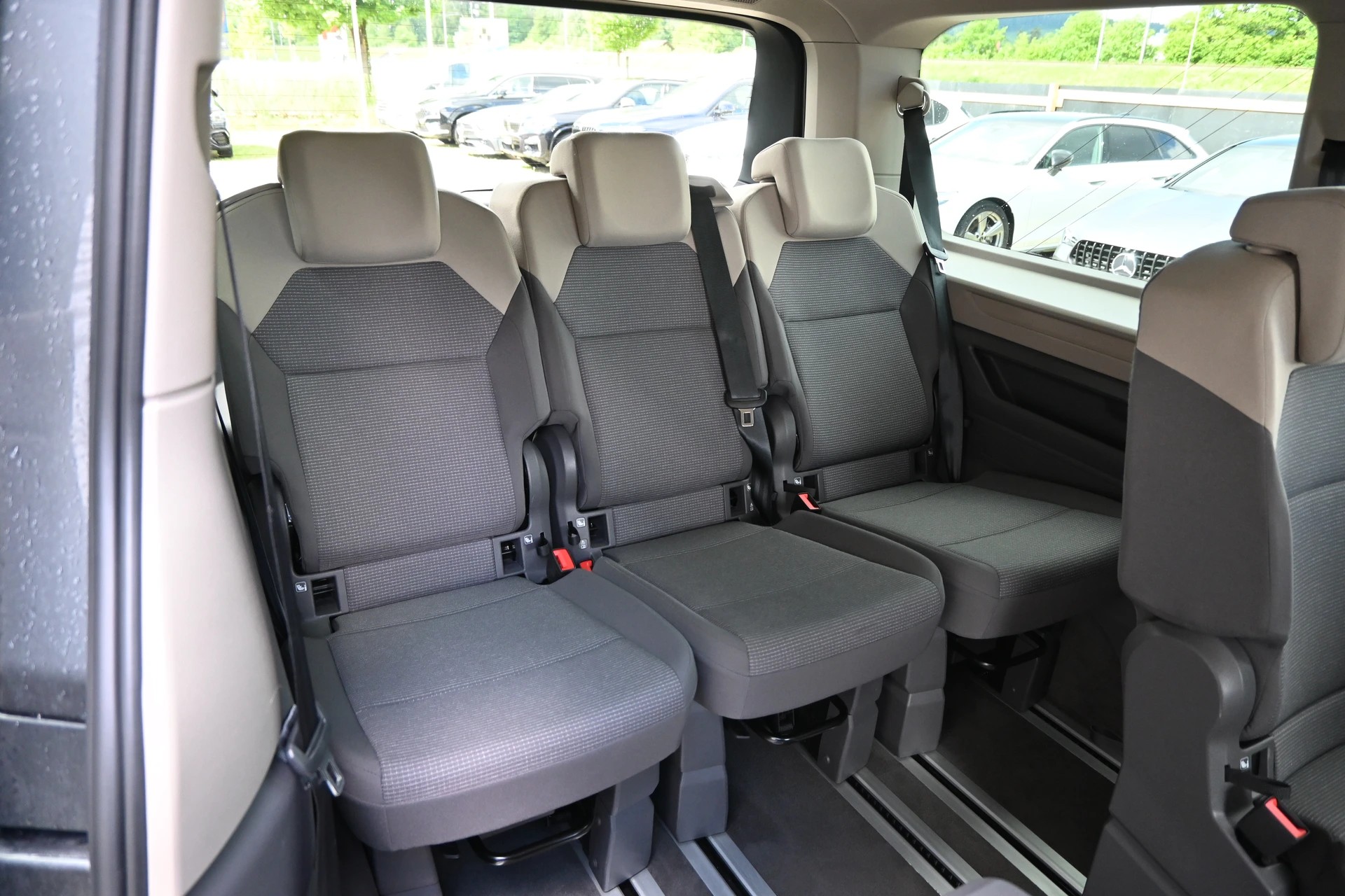 VW Multivan 2.0 TDI DSG Lang 7-Plätzer + AHK 2000kg + Standheizung-image-15