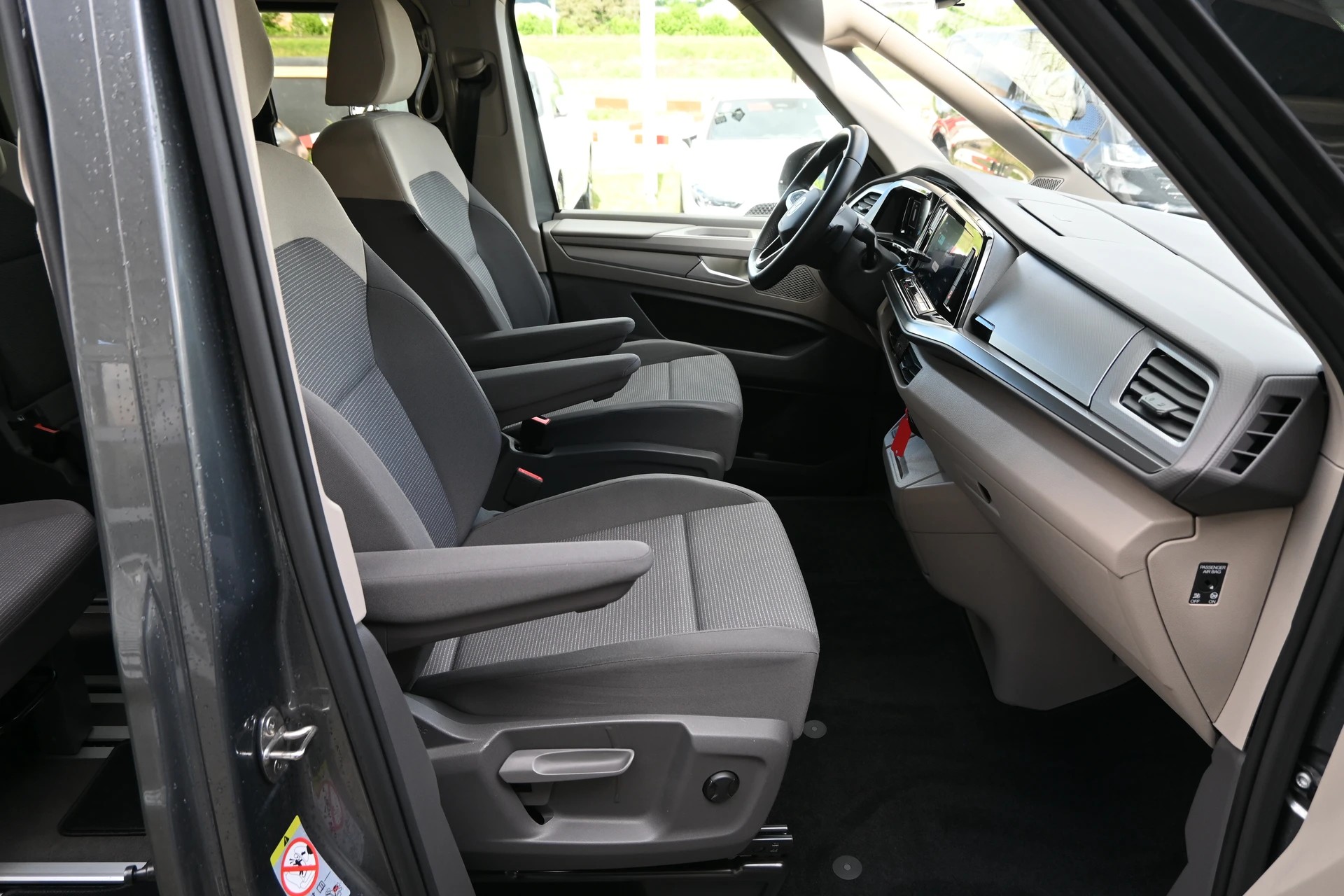 VW Multivan 2.0 TDI DSG Lang 7-Plätzer + AHK 2000kg + Standheizung-image-14