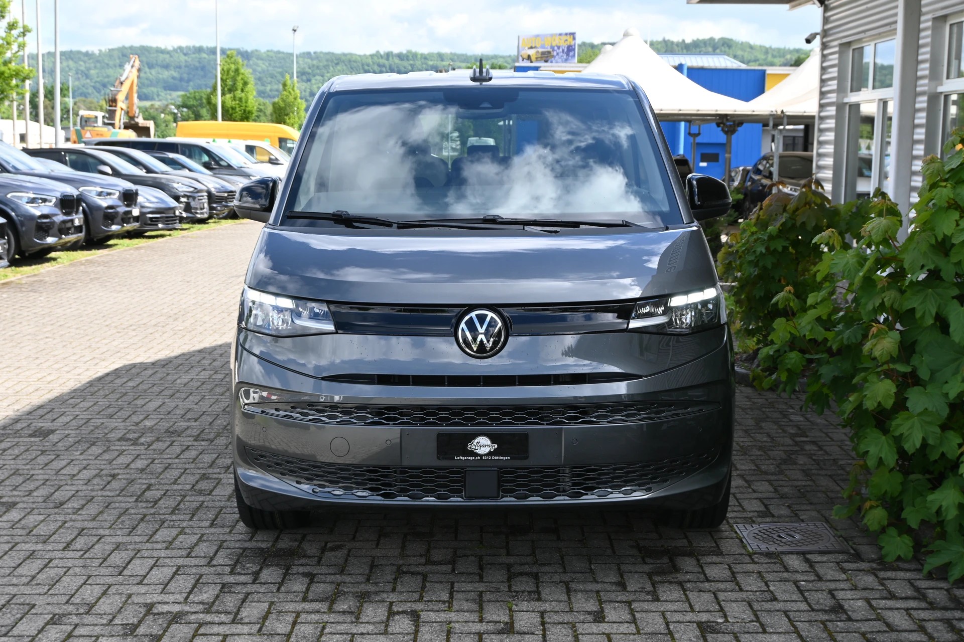 VW Multivan 2.0 TDI DSG Lang 7-Plätzer + AHK 2000kg + Standheizung-image-2