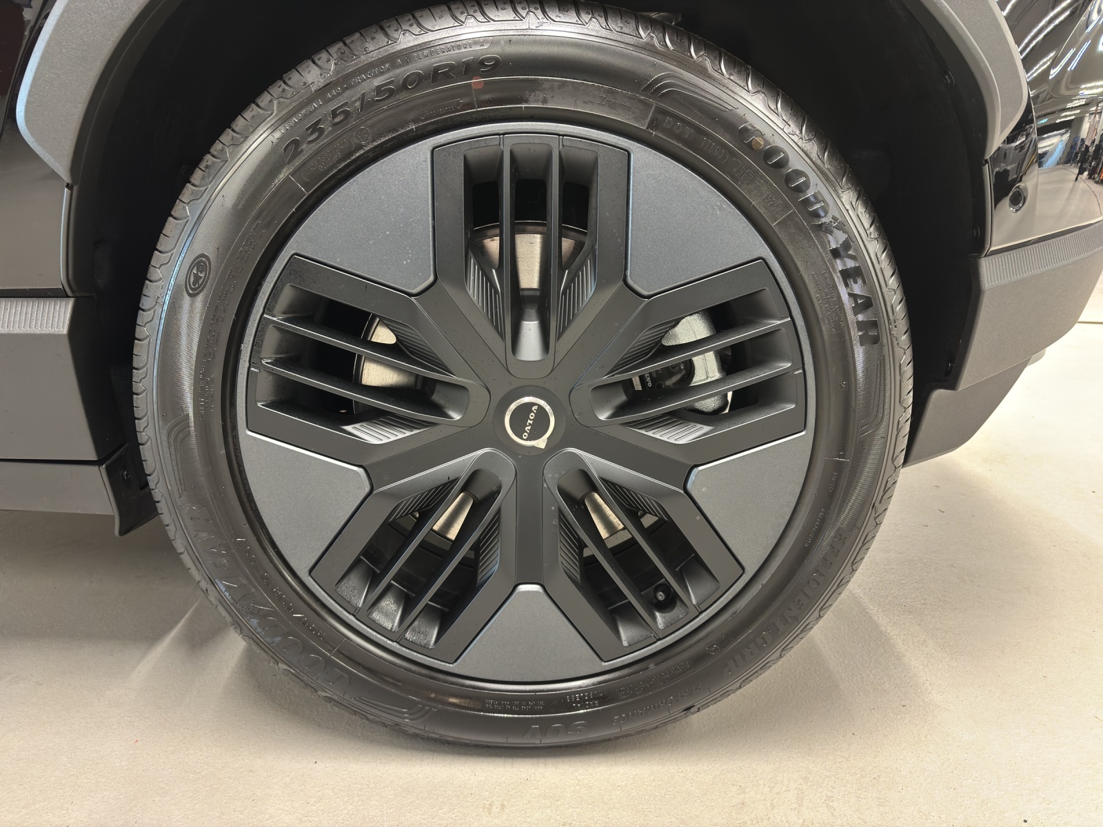 VOLVO EX30 CC E60 Cross Country Twin Performance AWD-image-13