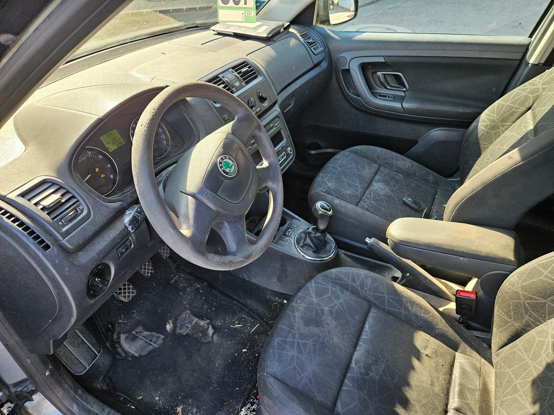 SKODA Fabia 1.2 TSI Ambiente-image-6