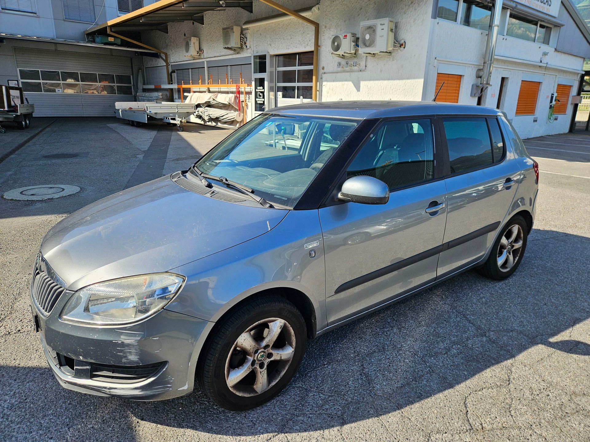 SKODA Fabia 1.2 TSI Ambiente-image-0