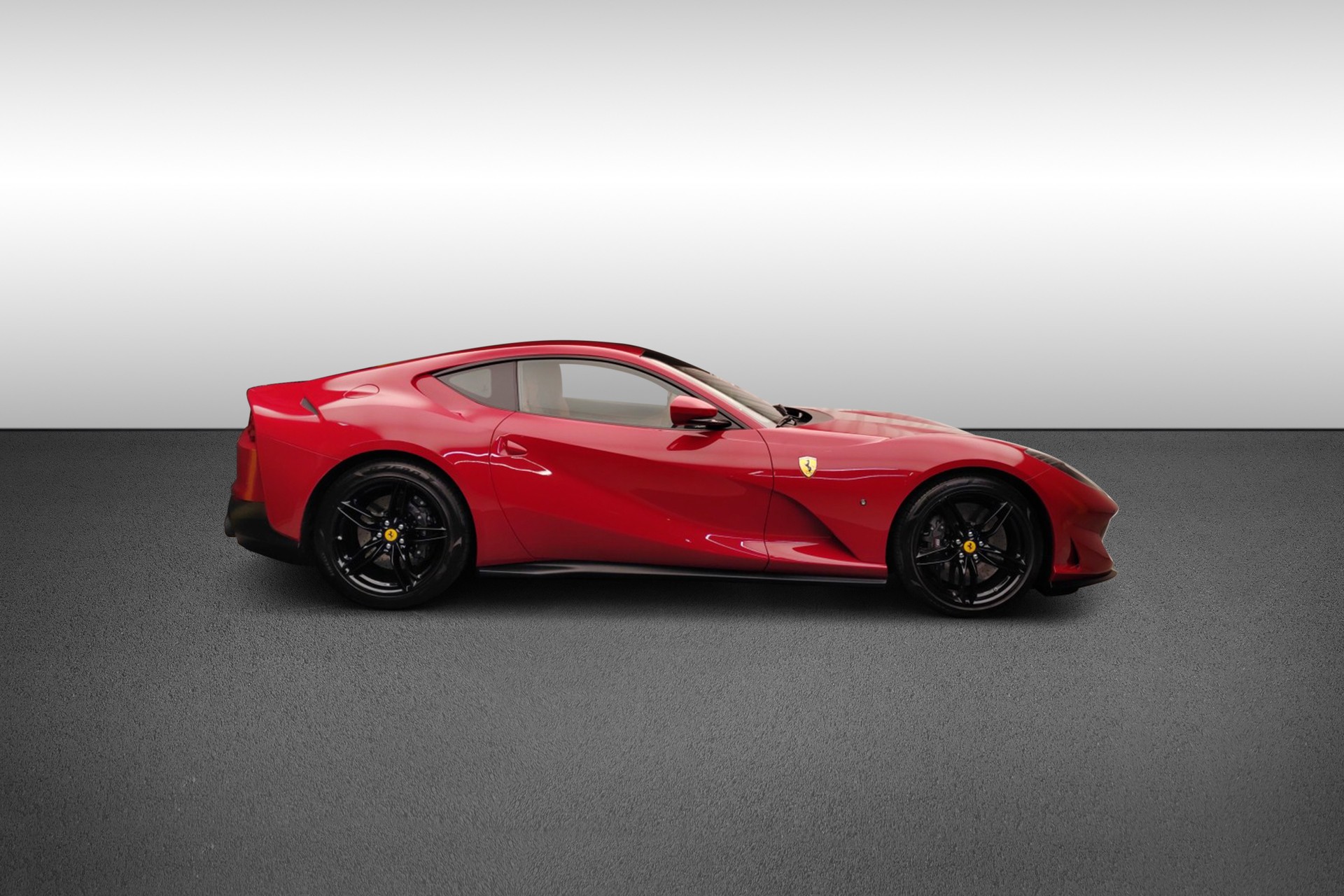FERRARI 812 Superfast-image-7