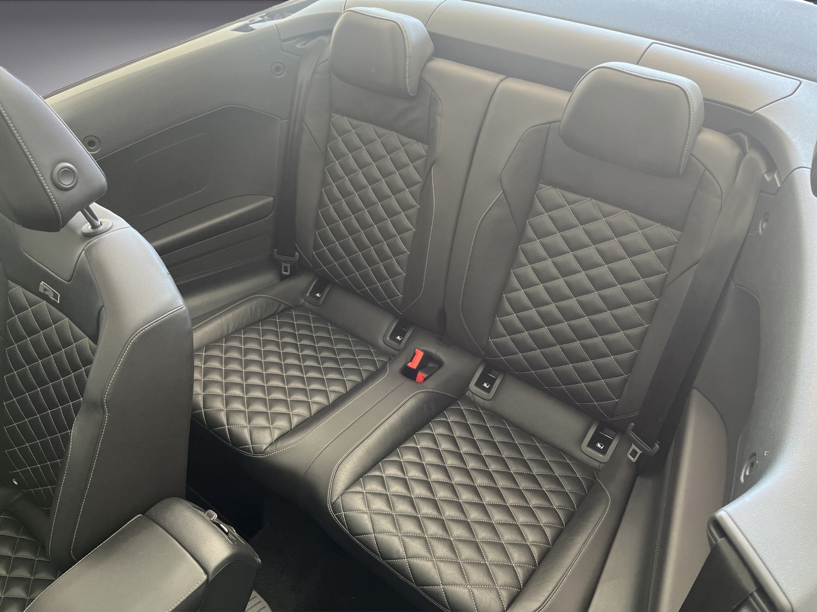 VW T-Roc Cabriolet 1.5 TSI R-Line DSG-image-11