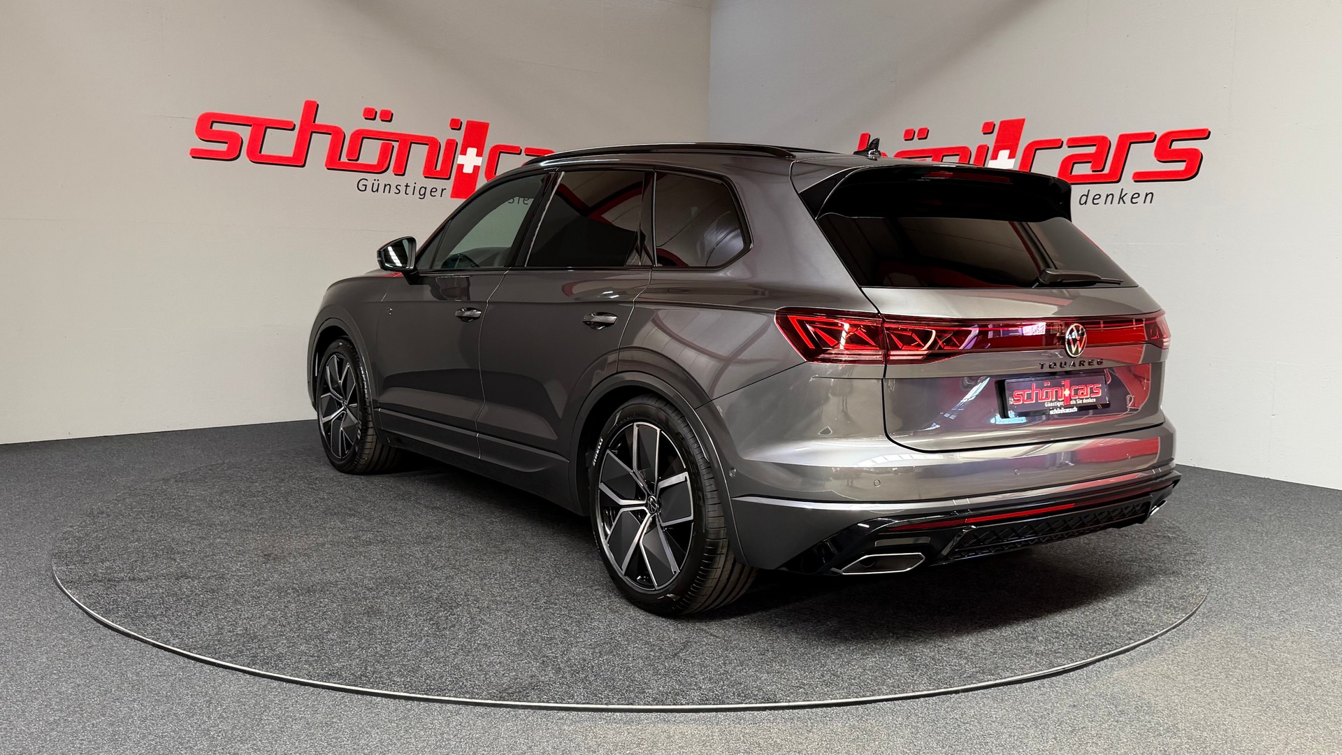 VW Touareg Final Edition 3.0 TDI R-Line Tiptronic-image-3