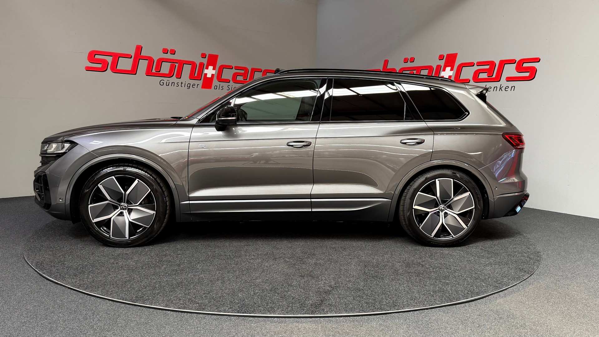 VW Touareg Final Edition 3.0 TDI R-Line Tiptronic-image-2