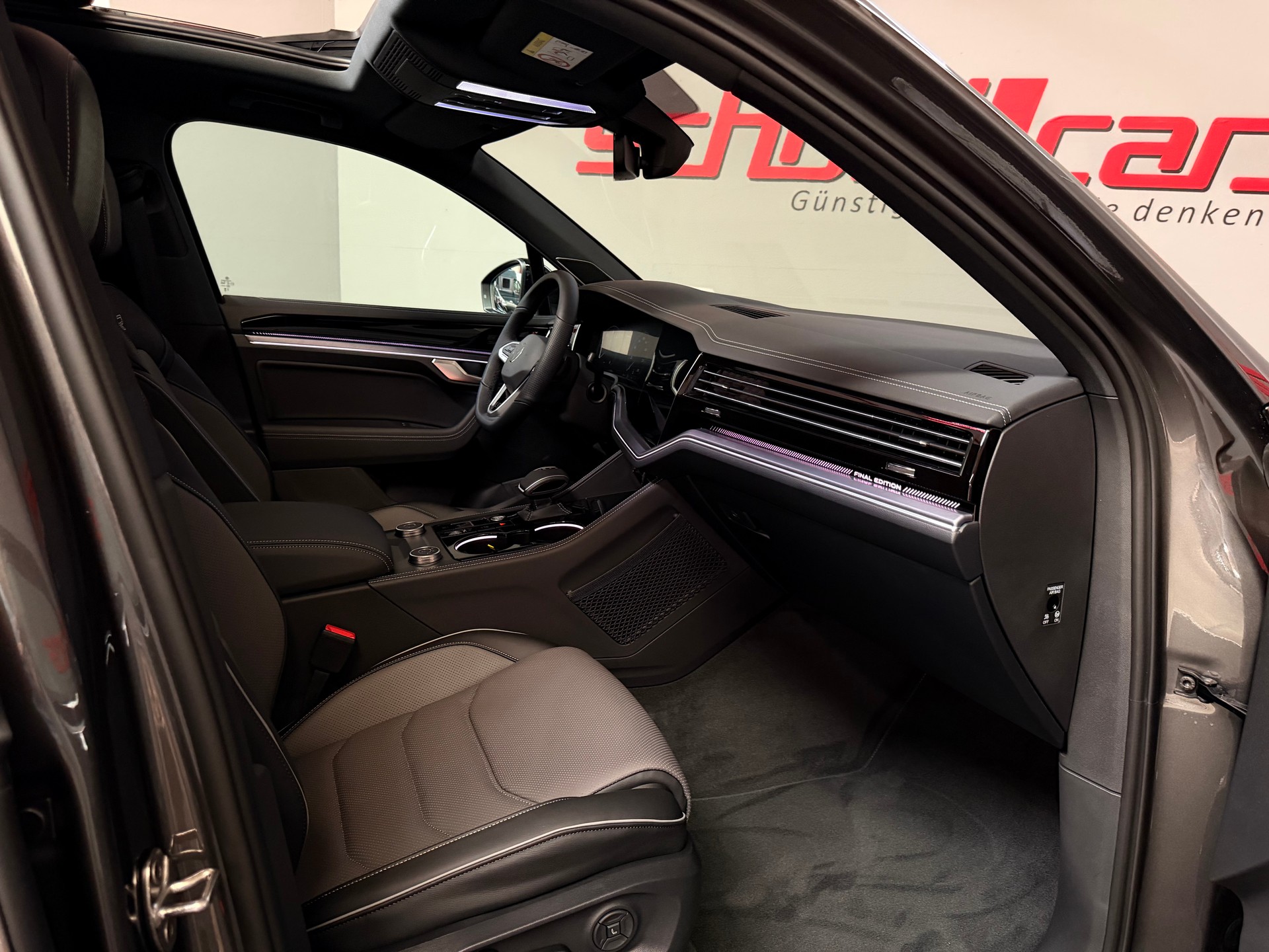 VW Touareg Final Edition 3.0 TDI R-Line Tiptronic-image-19