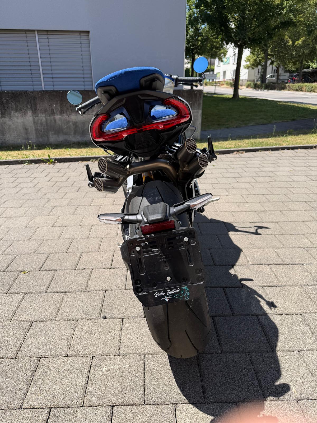 MV AGUSTA B4 Brutale 1000 RR Assen-showroom-element-3