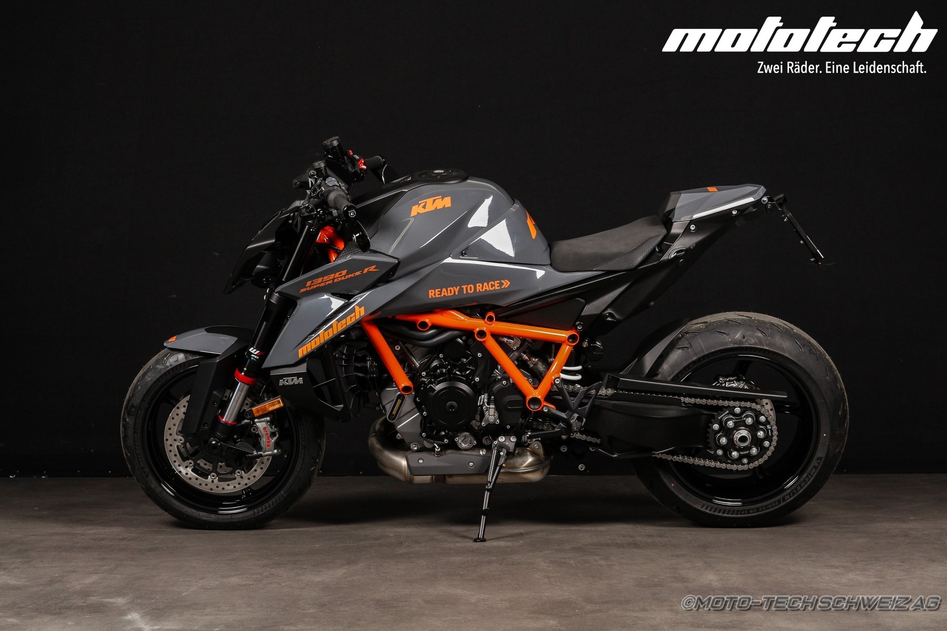 KTM 1390 Super Duke R-showroom-element-3