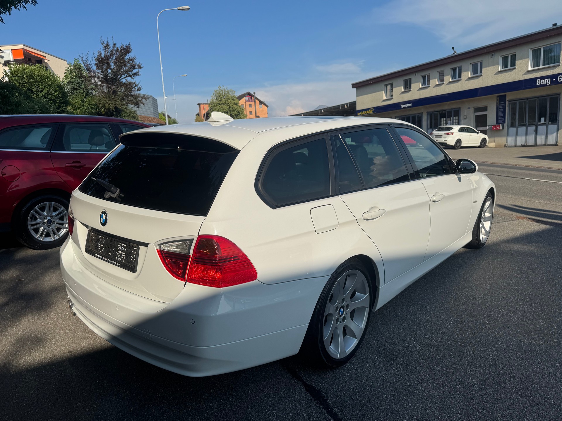 BMW 330d Touring-image-2