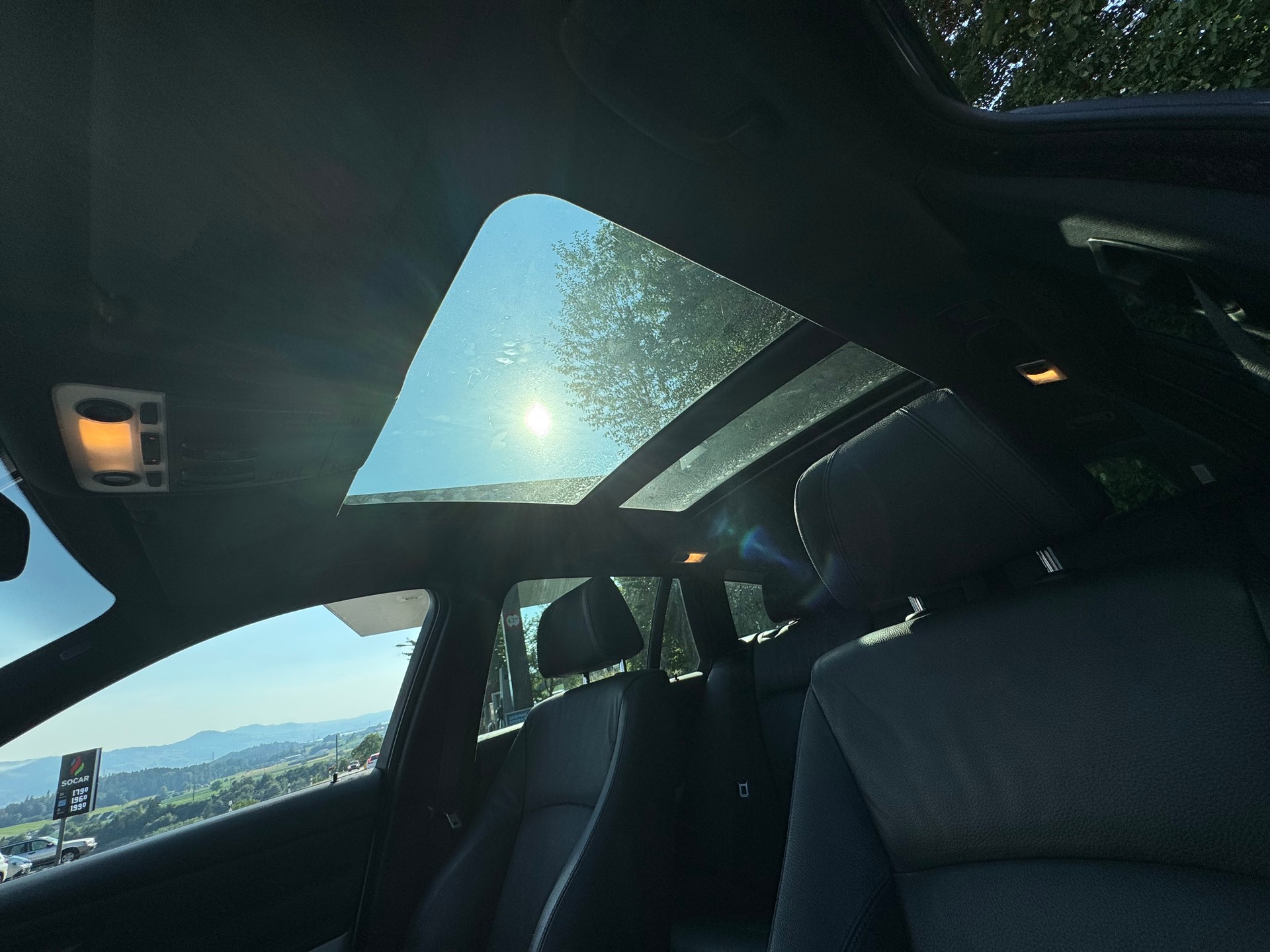BMW 330d Touring-image-9