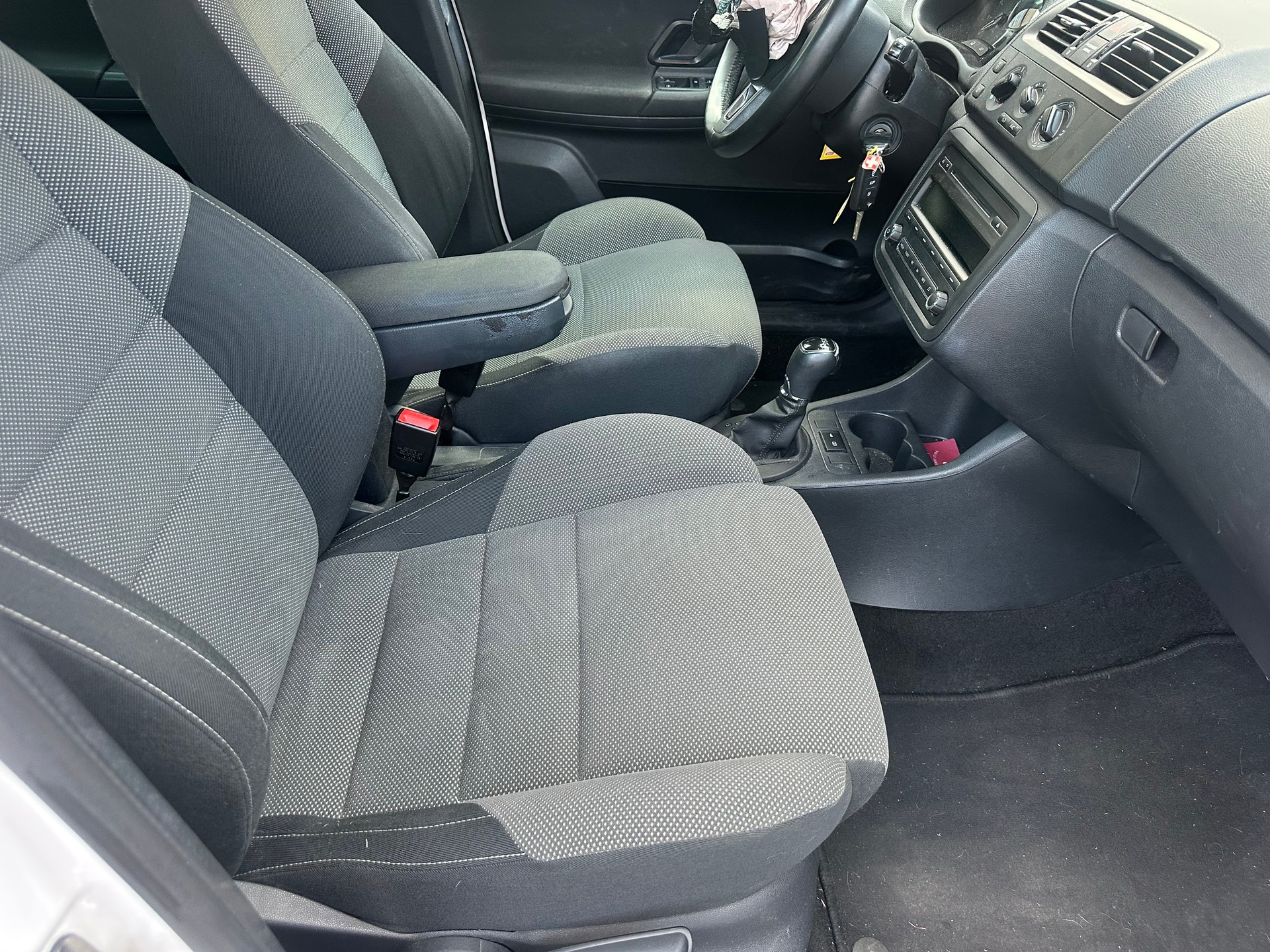 SKODA Roomster 1.2 TSI Noire DSG-image-2