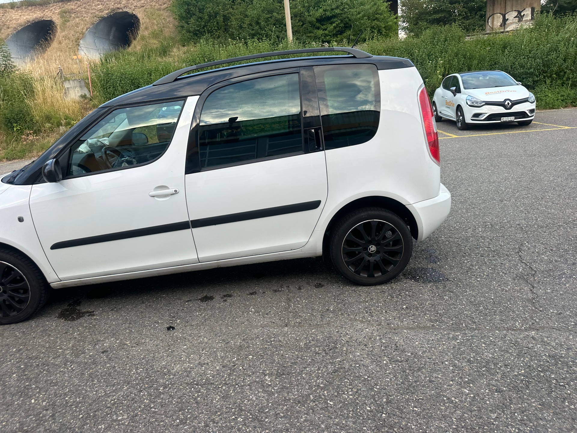 SKODA Roomster 1.2 TSI Noire DSG-image-13