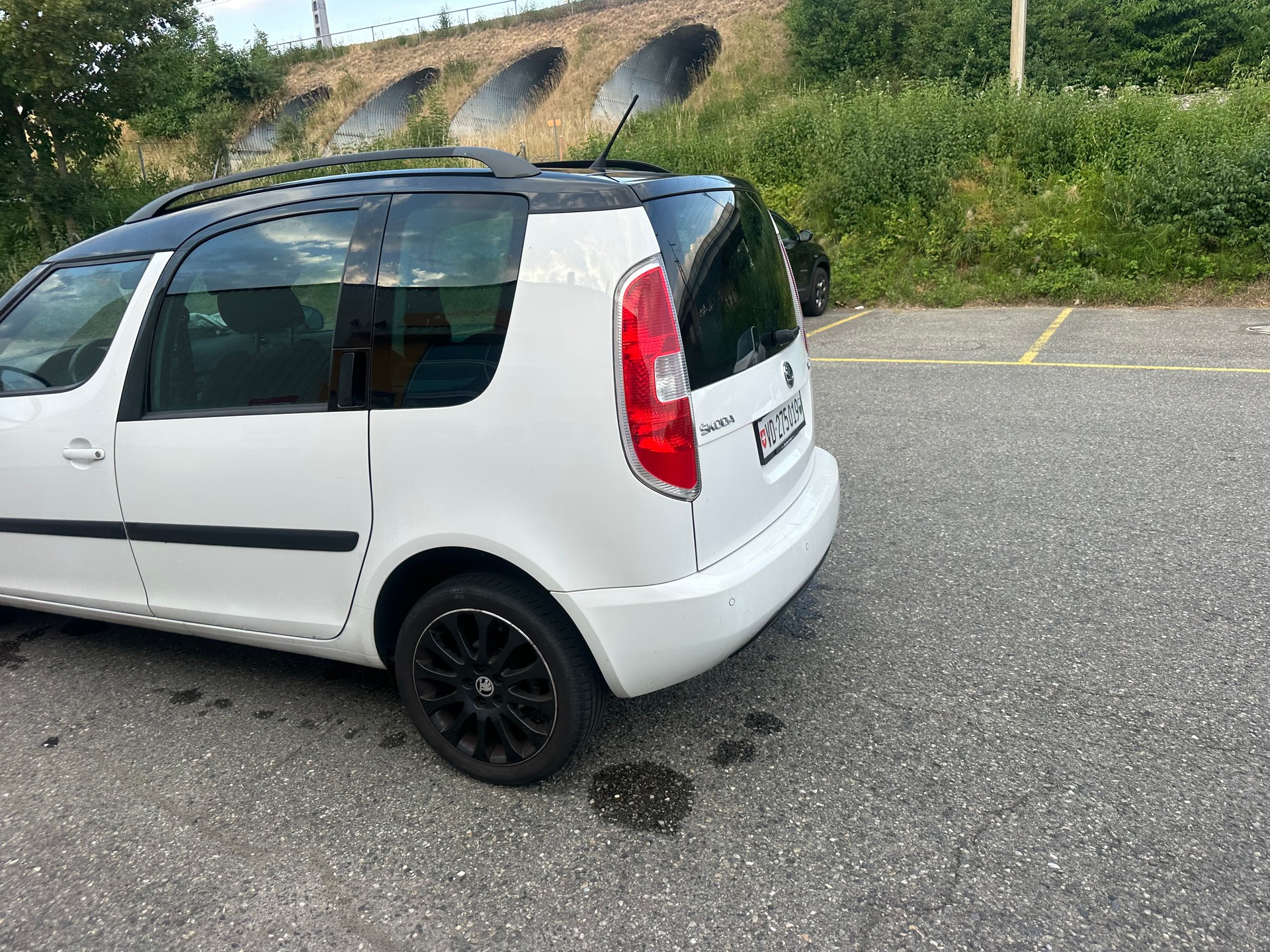 SKODA Roomster 1.2 TSI Noire DSG-image-7