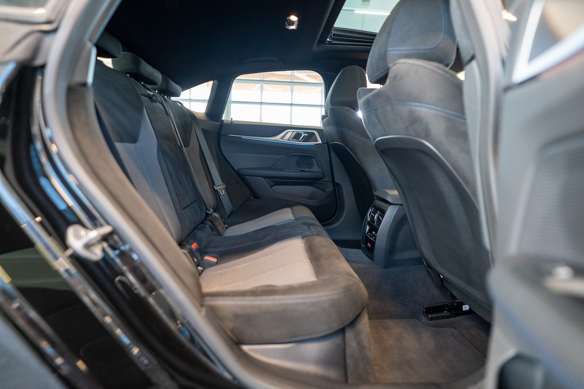 BMW 430i xDrive Gran Coupé / LCI / Glasdach / Rückfahrkamera-image-13