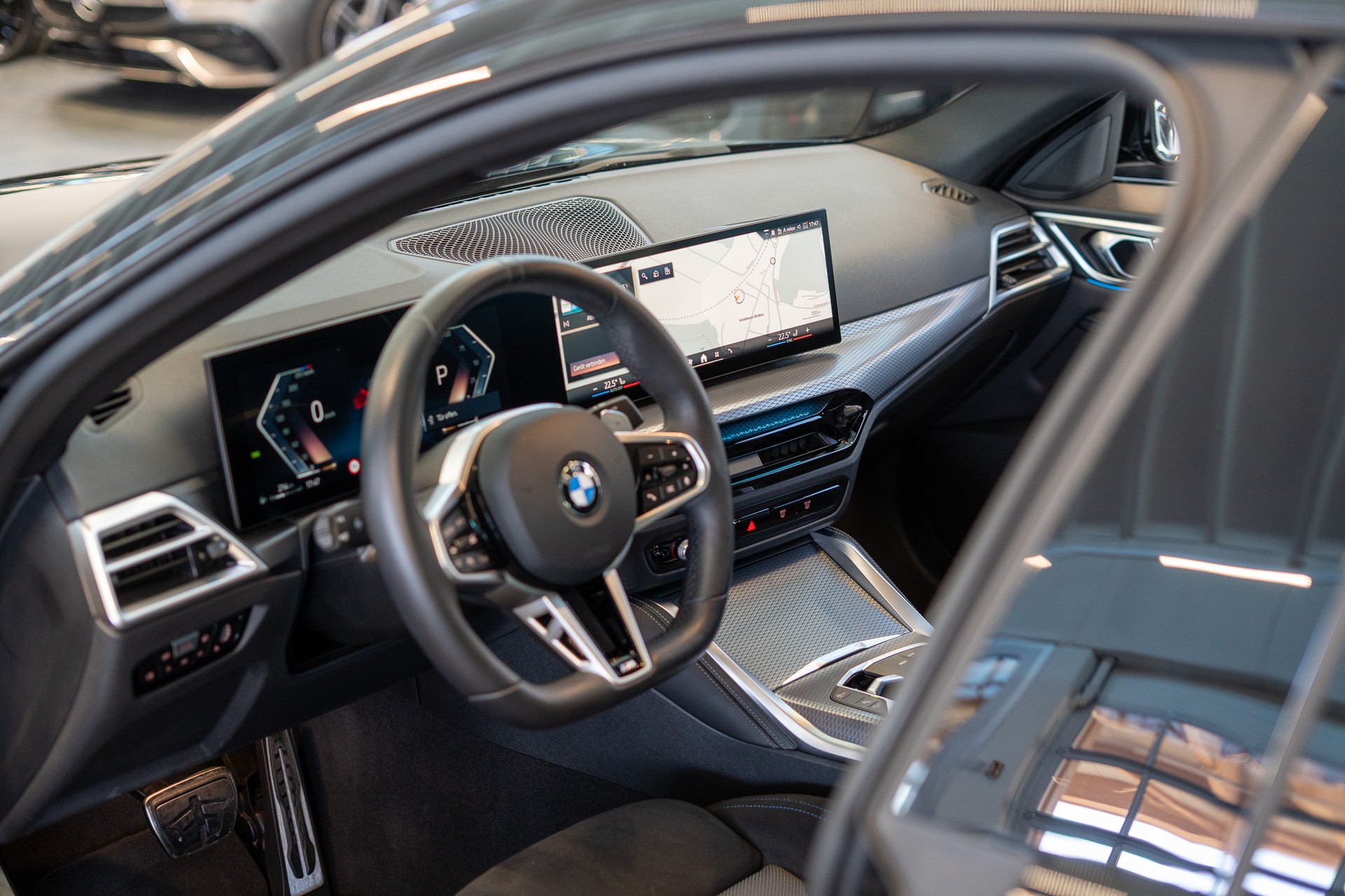 BMW 430i xDrive Gran Coupé / LCI / Glasdach / Rückfahrkamera-image-10