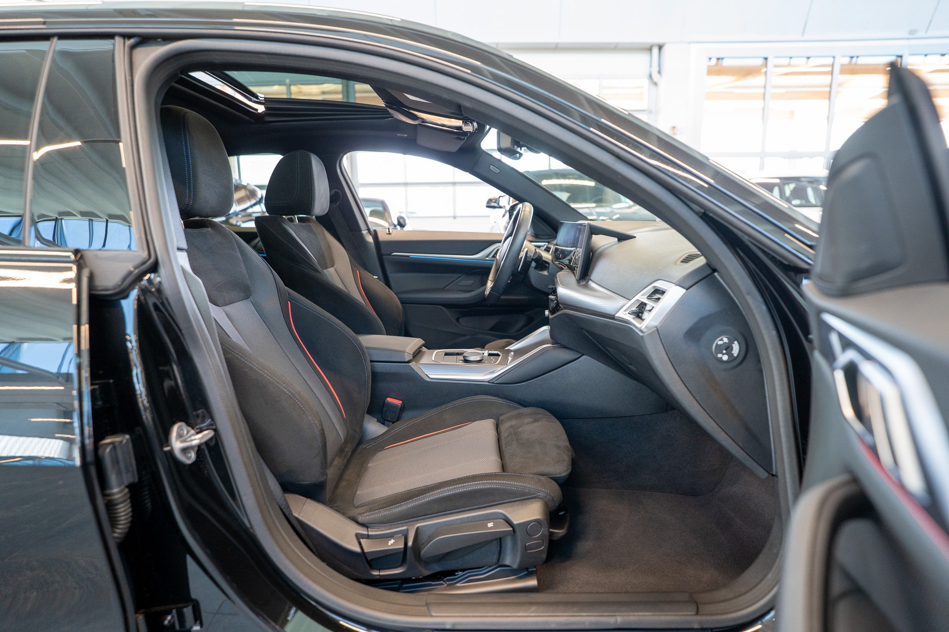 BMW 430i xDrive Gran Coupé / LCI / Glasdach / Rückfahrkamera-image-14
