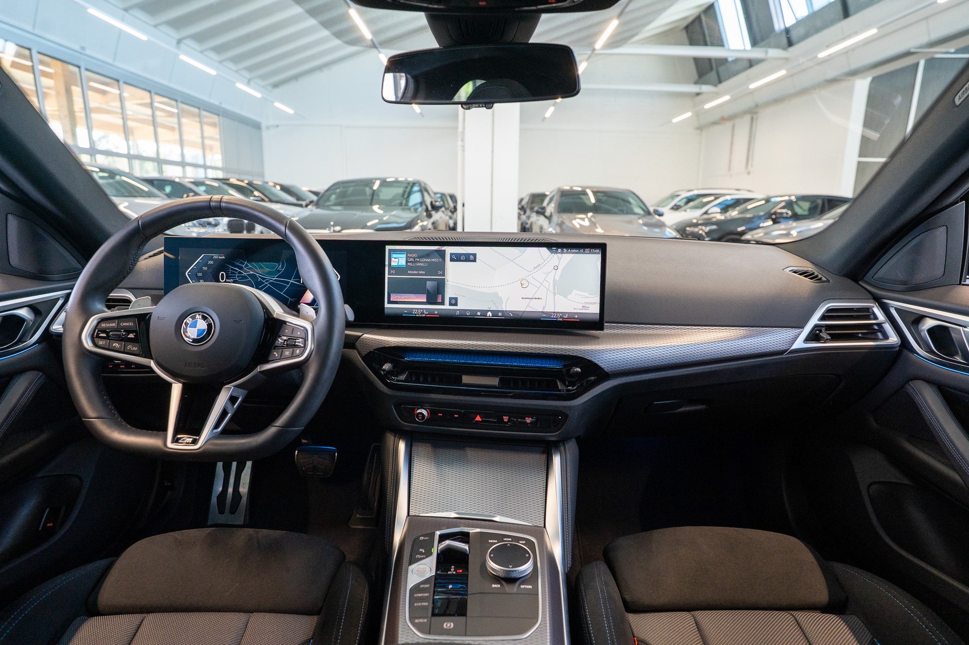 BMW 430i xDrive Gran Coupé / LCI / Glasdach / Rückfahrkamera-image-16