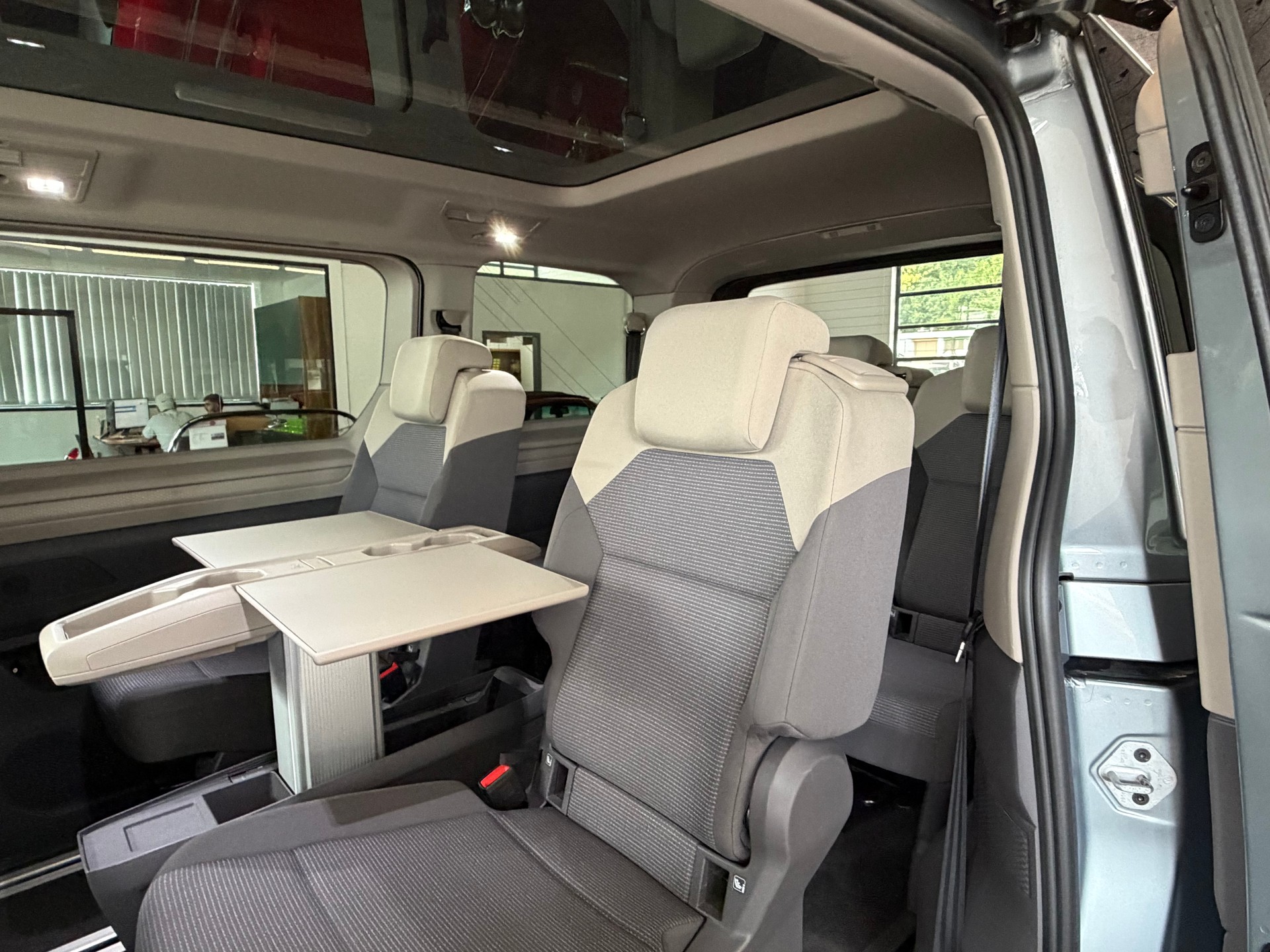 VW Multivan 2.0 TSI 204 PS DSG * STANDHEIZUNG * 7 SITZE *-image-16