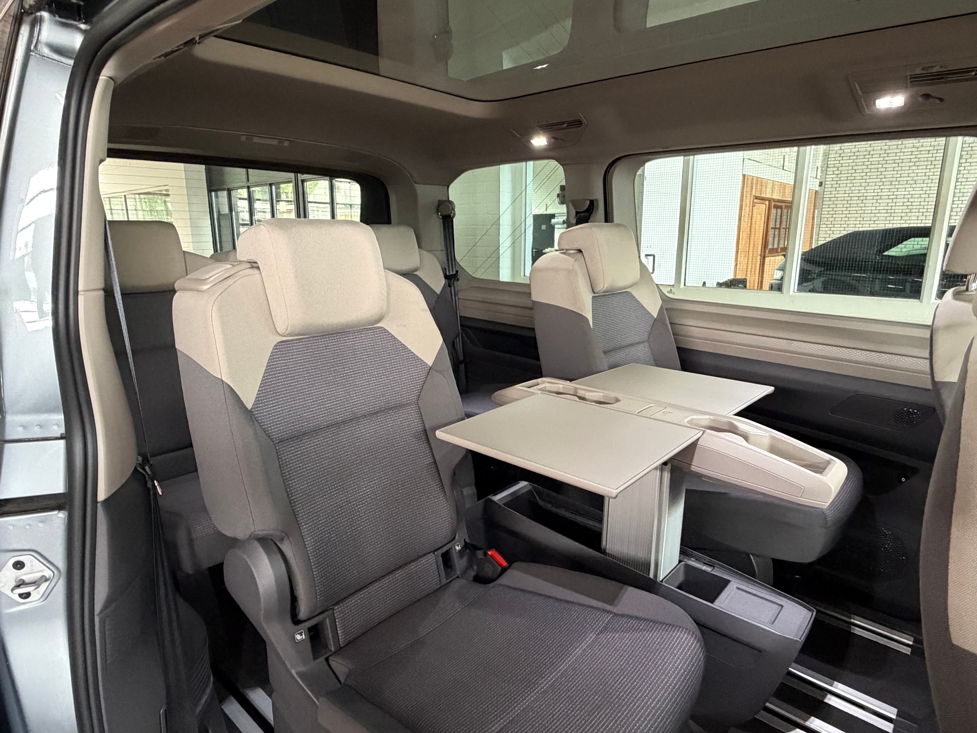 VW Multivan 2.0 TSI 204 PS DSG * STANDHEIZUNG * 7 SITZE *-image-12