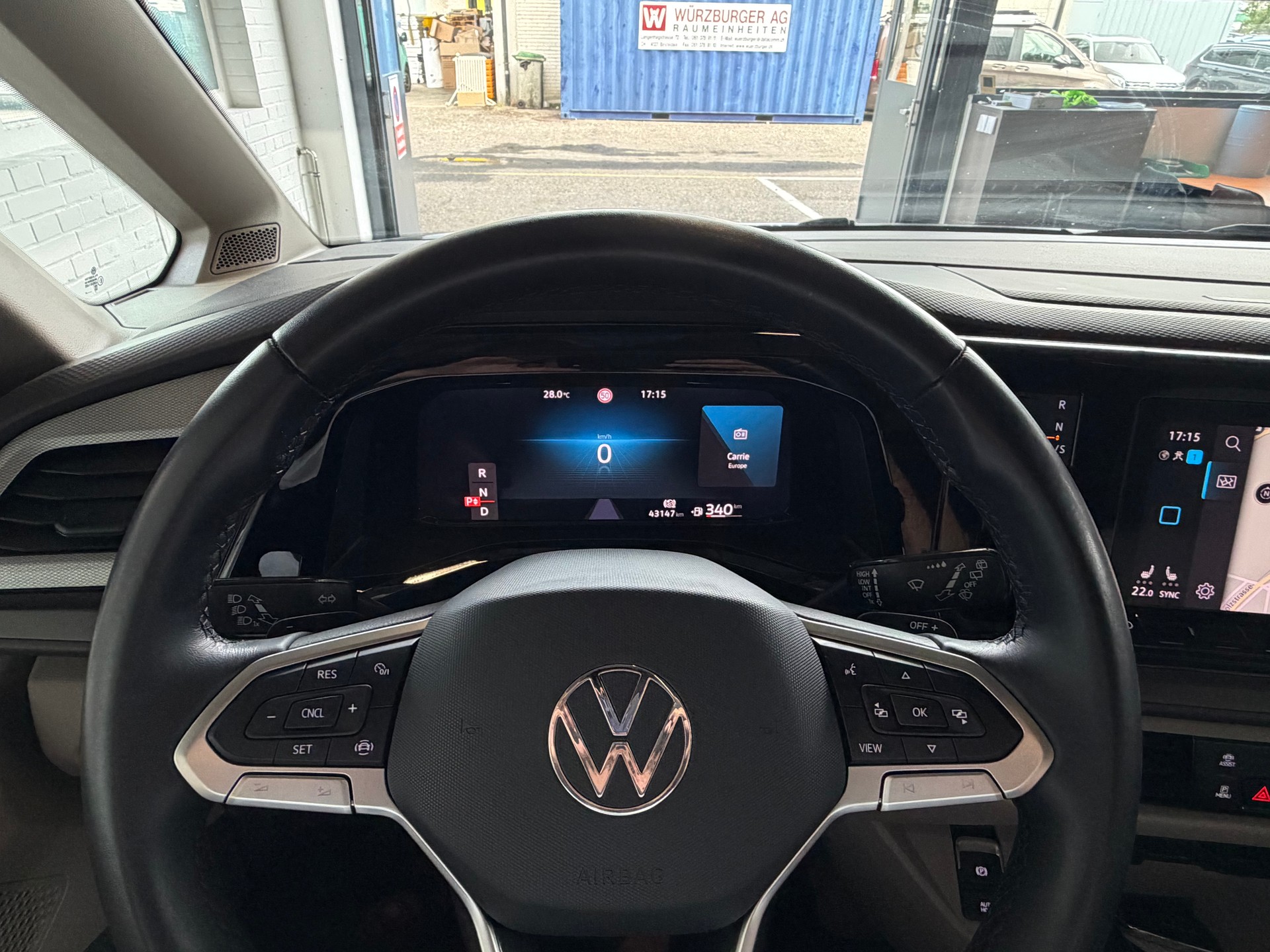 VW Multivan 2.0 TSI 204 PS DSG * STANDHEIZUNG * 7 SITZE *-image-21
