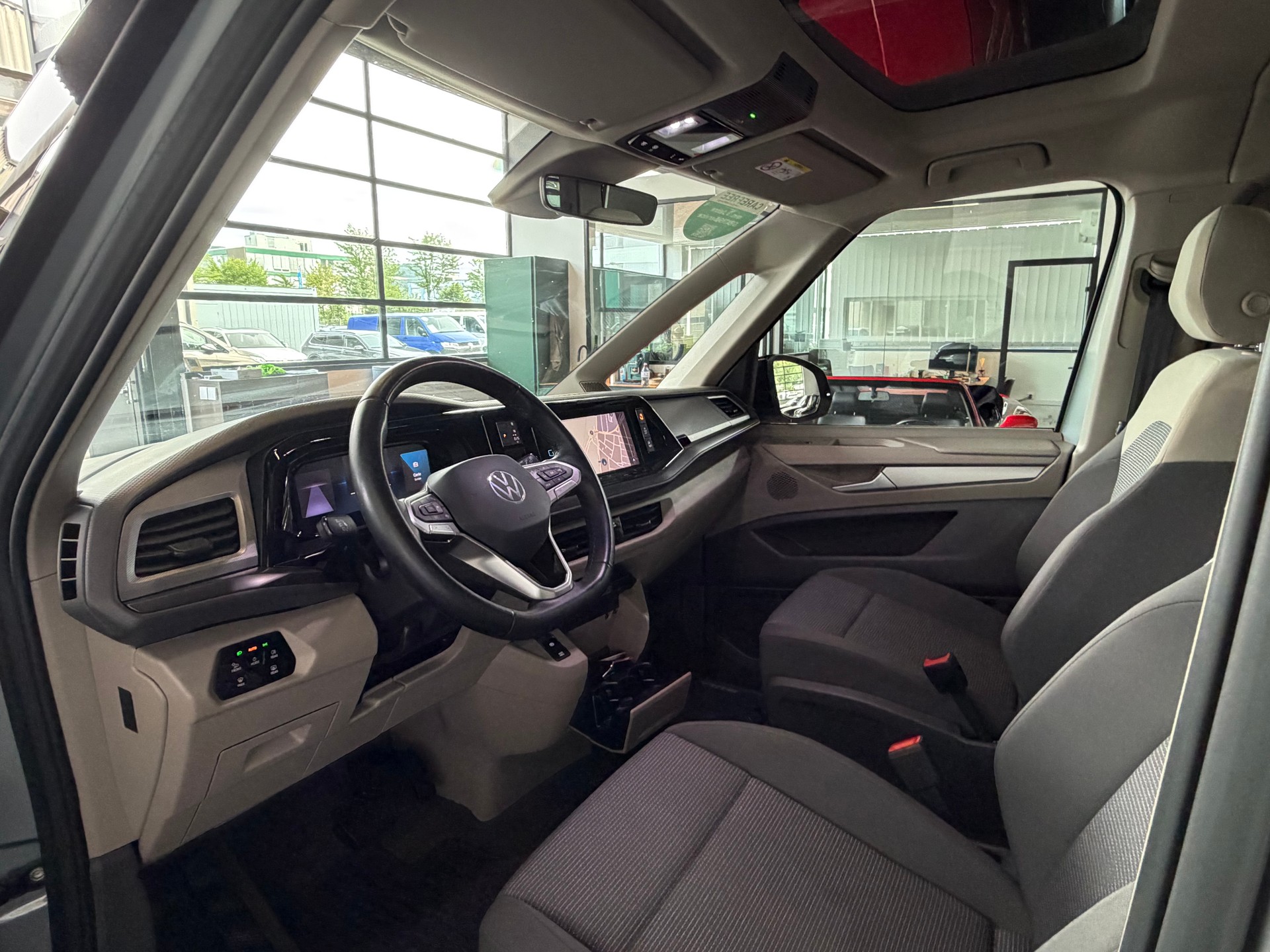 VW Multivan 2.0 TSI 204 PS DSG * STANDHEIZUNG * 7 SITZE *-image-18