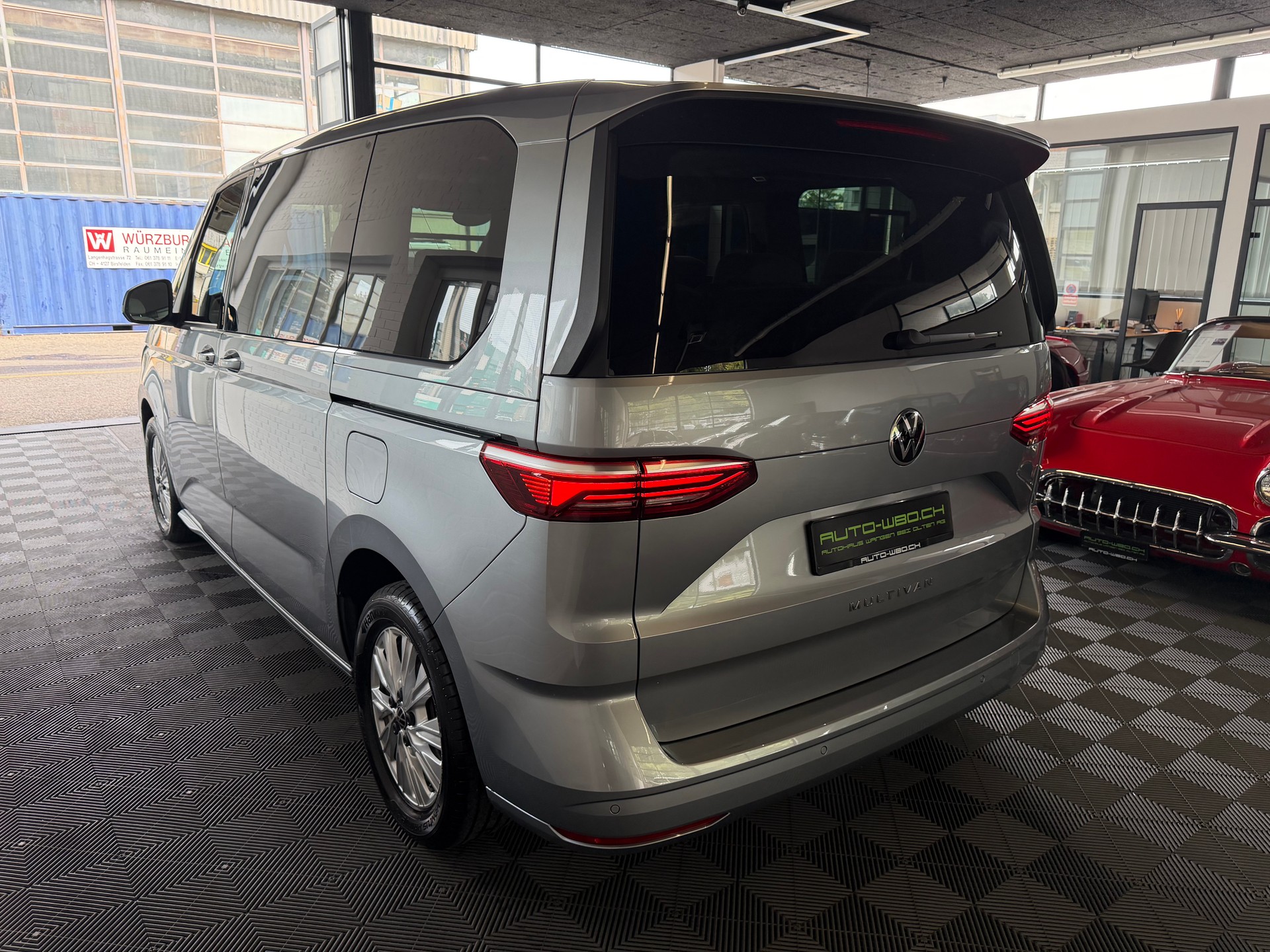 VW Multivan 2.0 TSI 204 PS DSG * STANDHEIZUNG * 7 SITZE *-image-4