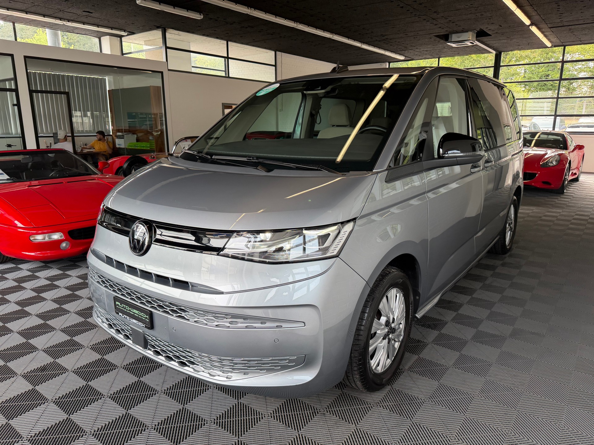 VW Multivan 2.0 TSI 204 PS DSG * STANDHEIZUNG * 7 SITZE *-image-5