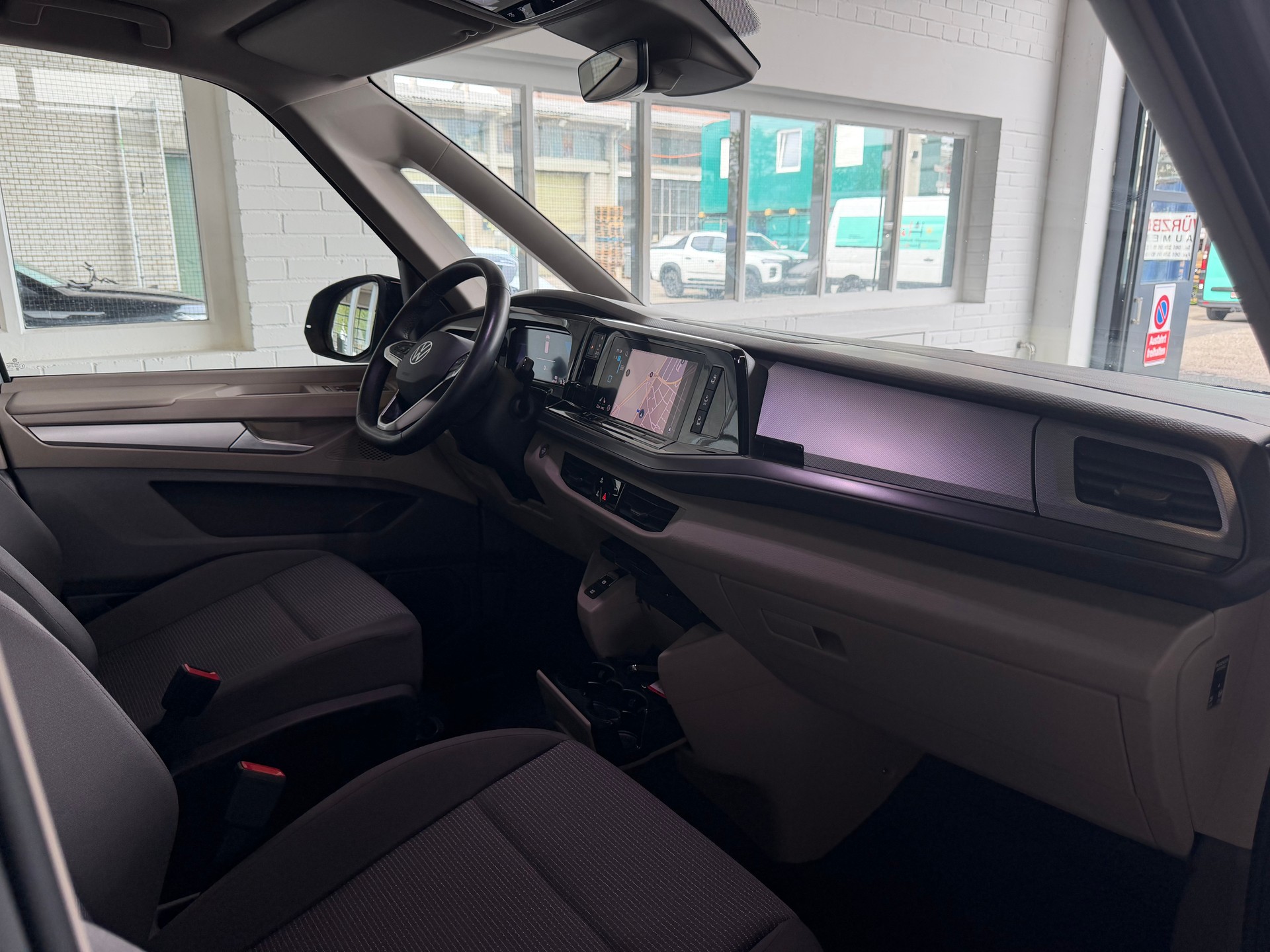 VW Multivan 2.0 TSI 204 PS DSG * STANDHEIZUNG * 7 SITZE *-image-8