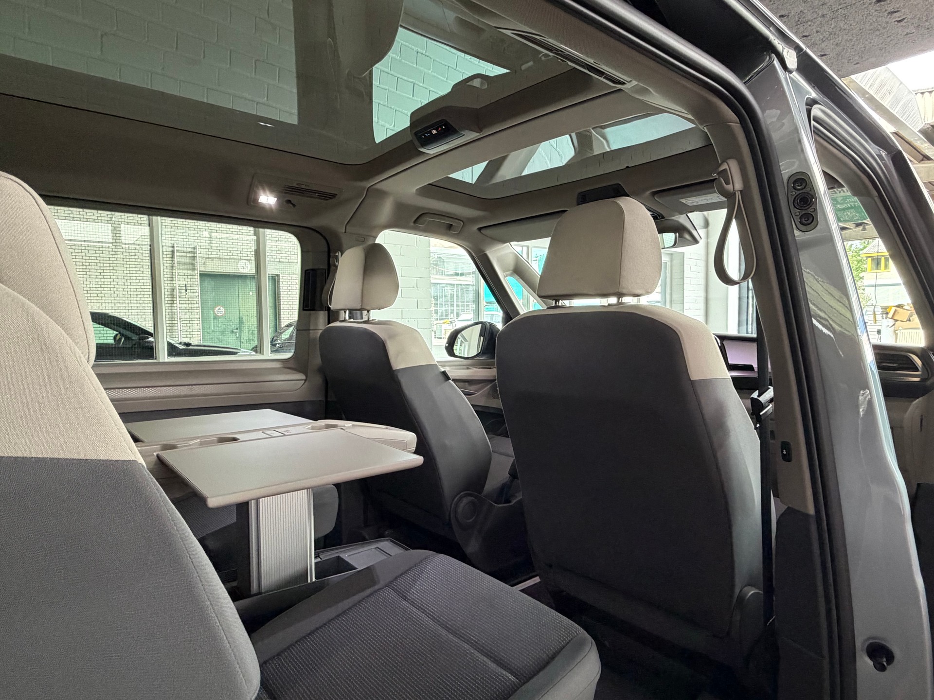 VW Multivan 2.0 TSI 204 PS DSG * STANDHEIZUNG * 7 SITZE *-image-11