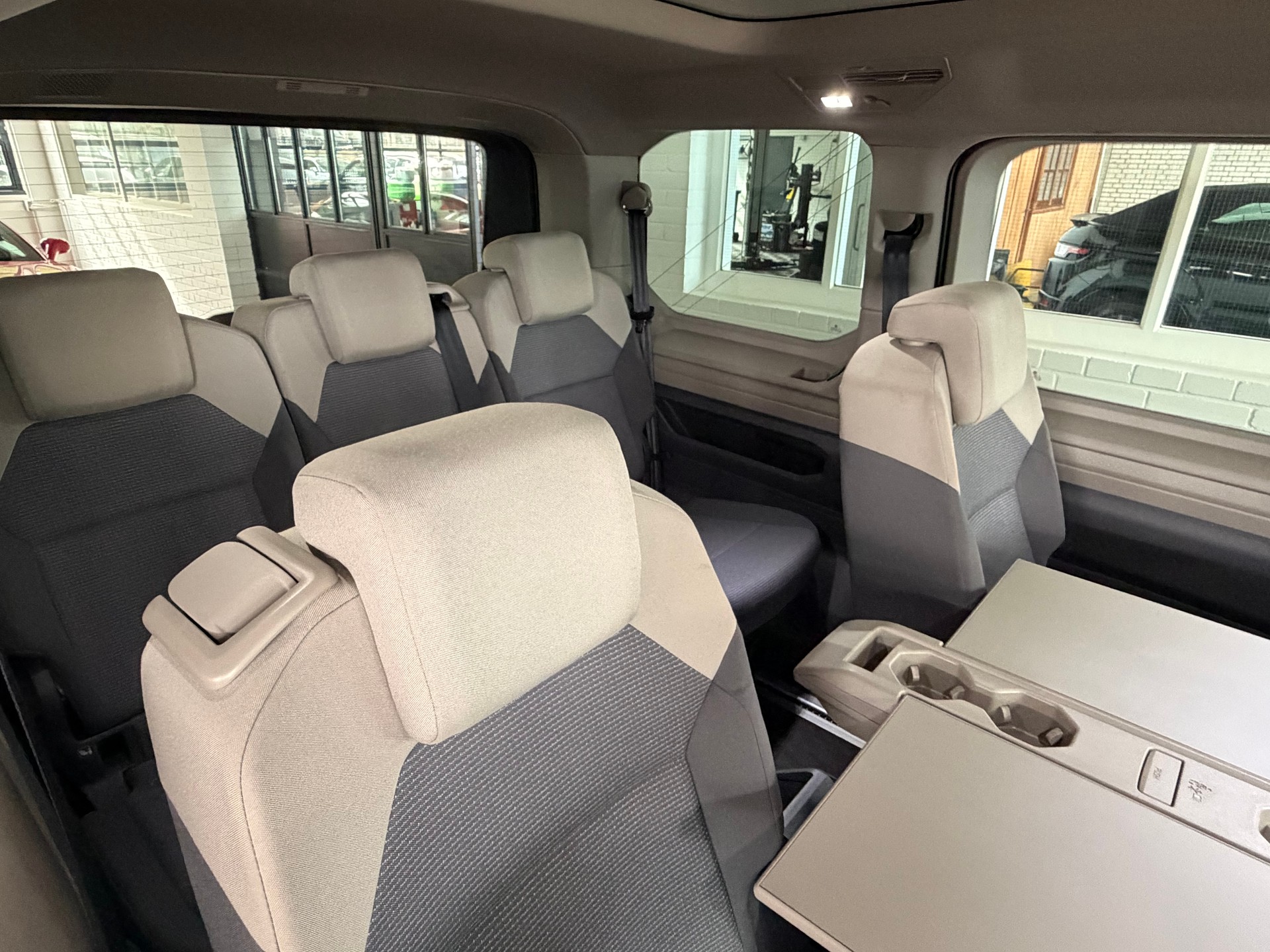 VW Multivan 2.0 TSI 204 PS DSG * STANDHEIZUNG * 7 SITZE *-image-13