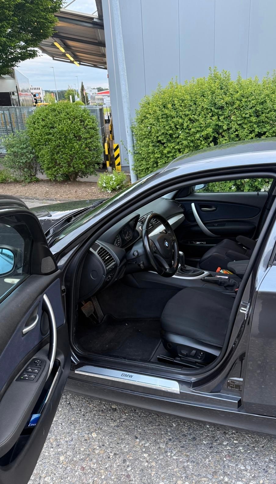 BMW 130i Steptronic-image-8