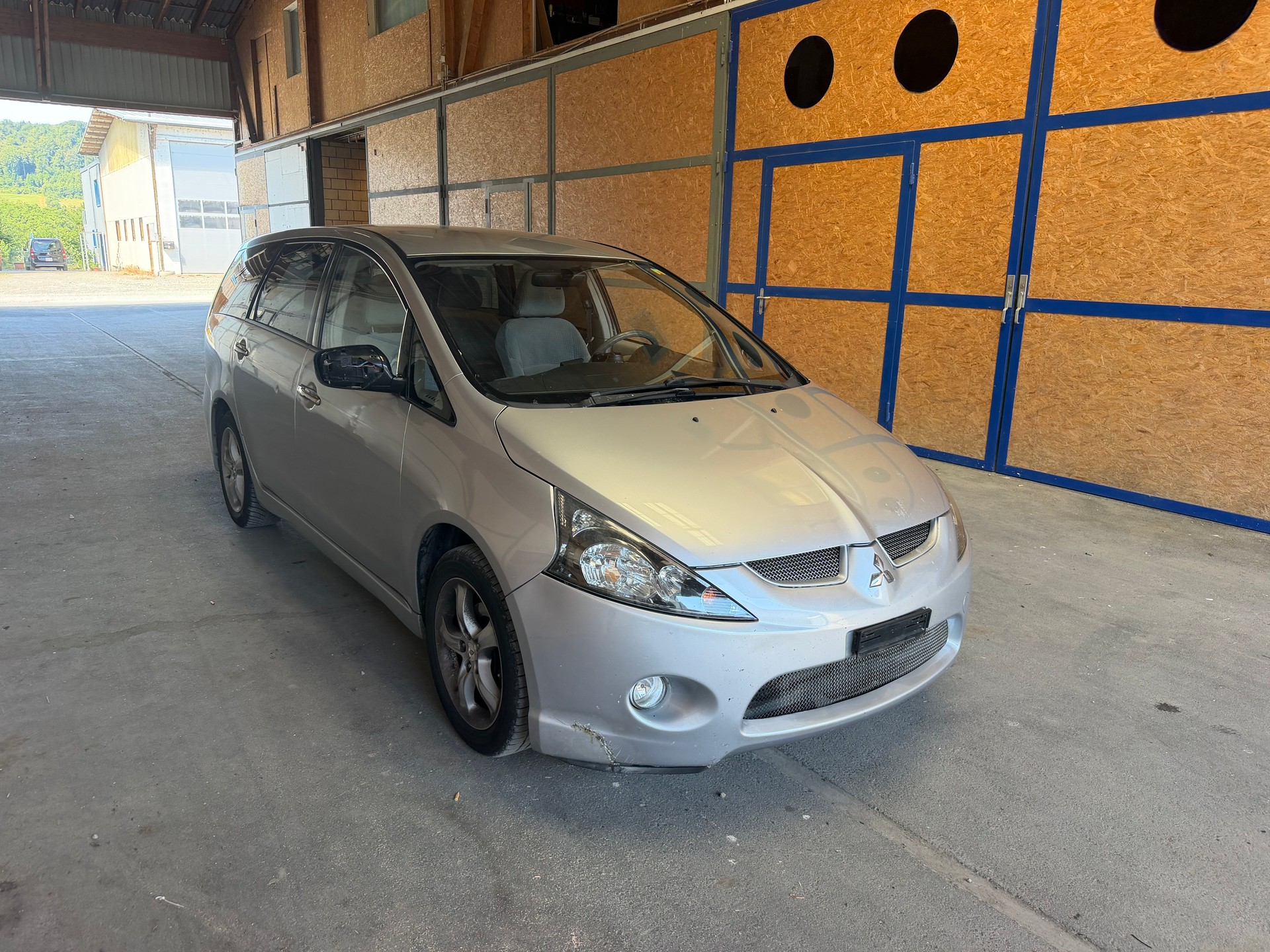 MITSUBISHI Grandis 2.4 16V Intense-image-1